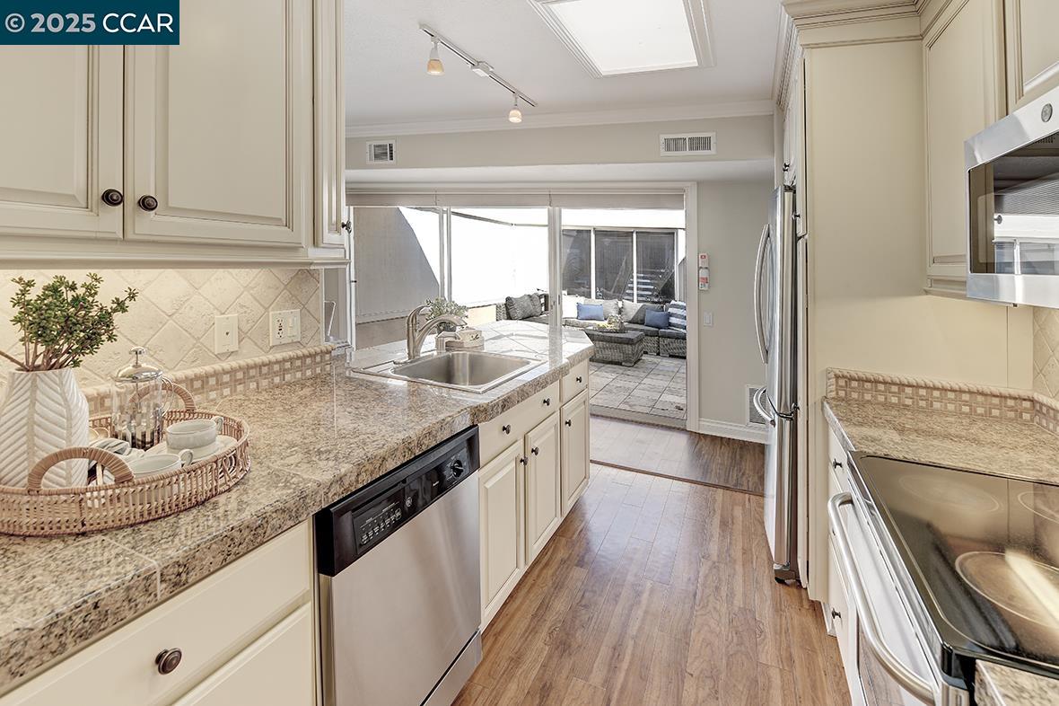 Photo #15: 41110681 Listing: Photo #15