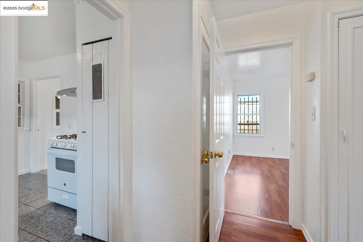 Detail Gallery Image 13 of 25 For 8806 Dowling St, Oakland,  CA 94605 - – Beds | – Baths