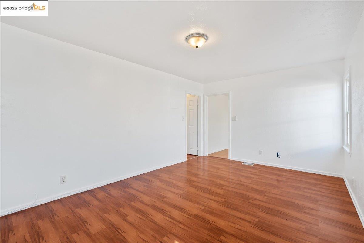Detail Gallery Image 14 of 25 For 8806 Dowling St, Oakland,  CA 94605 - – Beds | – Baths
