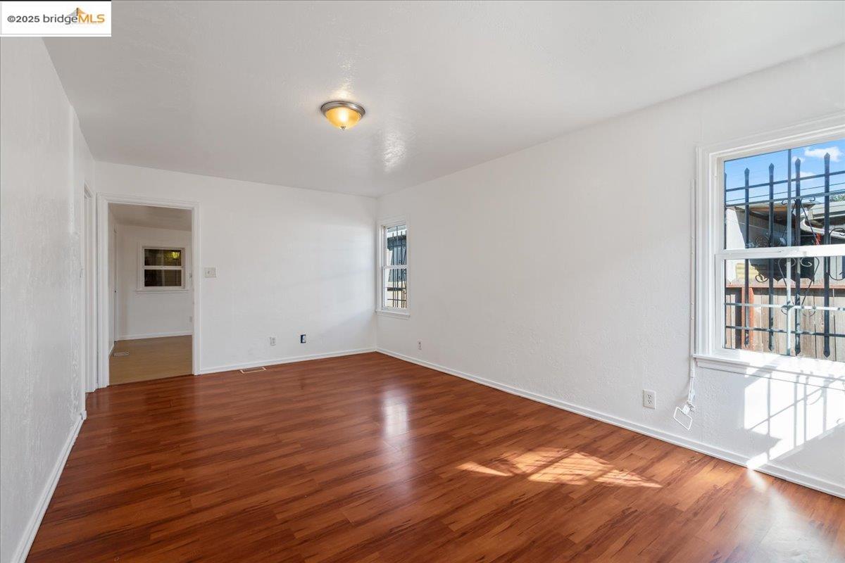 Detail Gallery Image 15 of 25 For 8806 Dowling St, Oakland,  CA 94605 - – Beds | – Baths