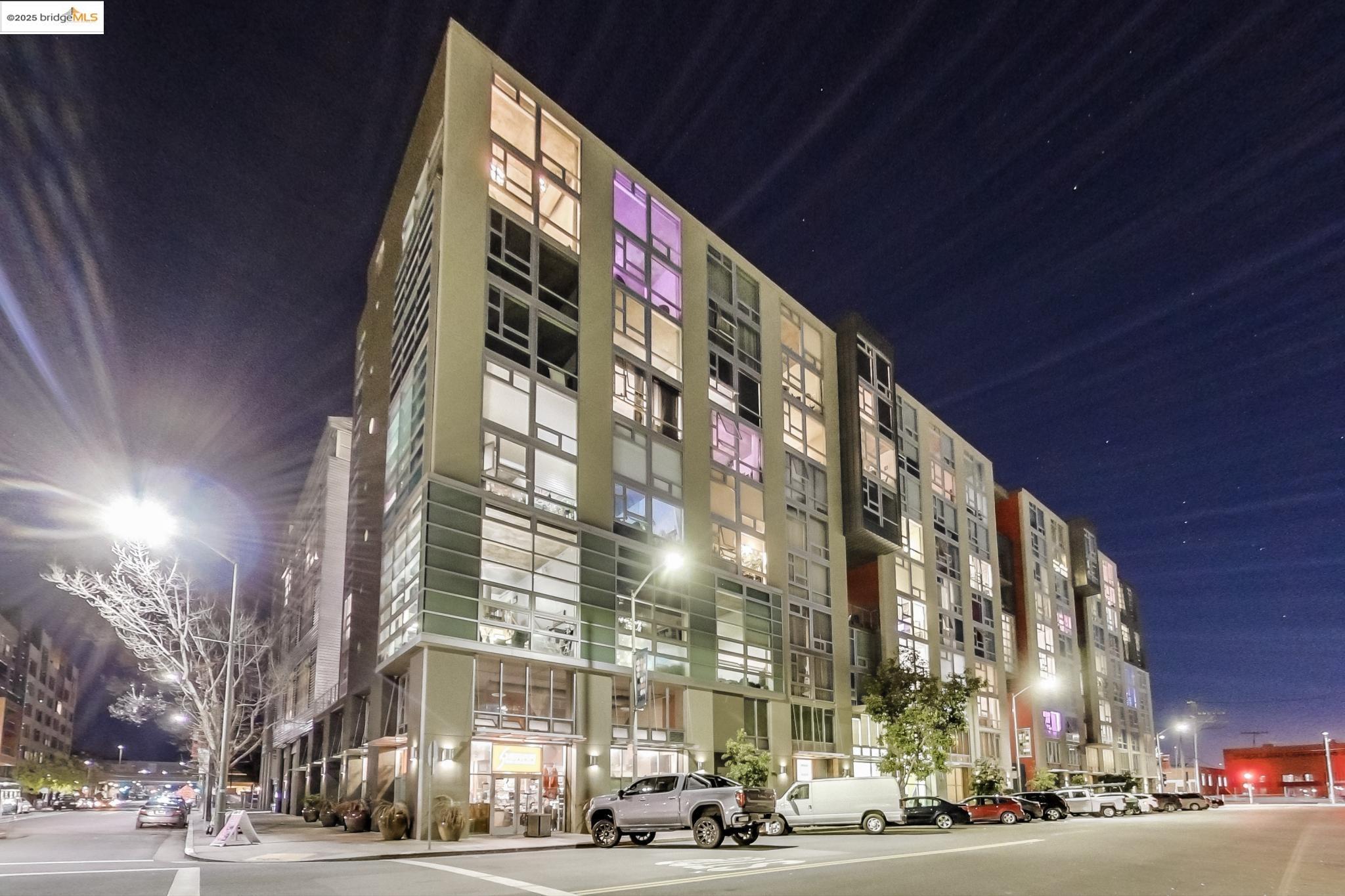 Detail Gallery Image 1 of 1 For 311 Oak St #803,  Oakland,  CA 94607 - 1 Beds | 1 Baths