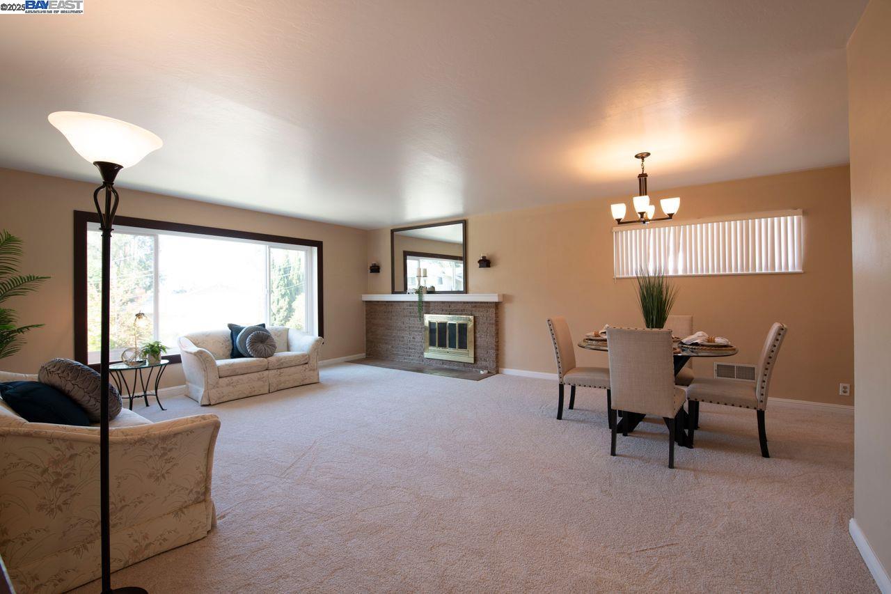 Detail Gallery Image 8 of 47 For 32072 Chicoine Ave, Hayward,  CA 94544 - 4 Beds | 3 Baths