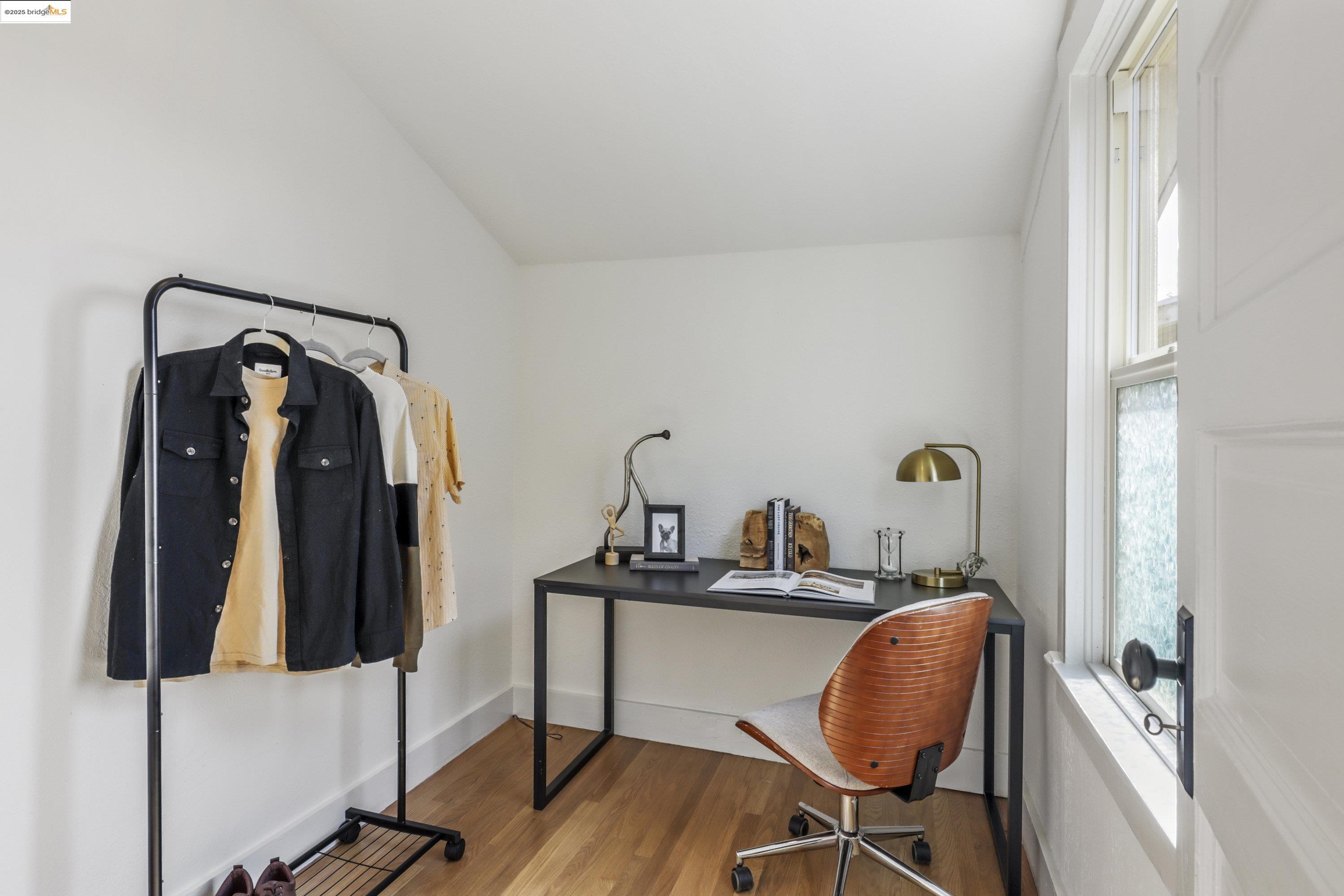 Detail Gallery Image 19 of 44 For 471 Mcauley St, Oakland,  CA 94609 - 4 Beds | 2 Baths