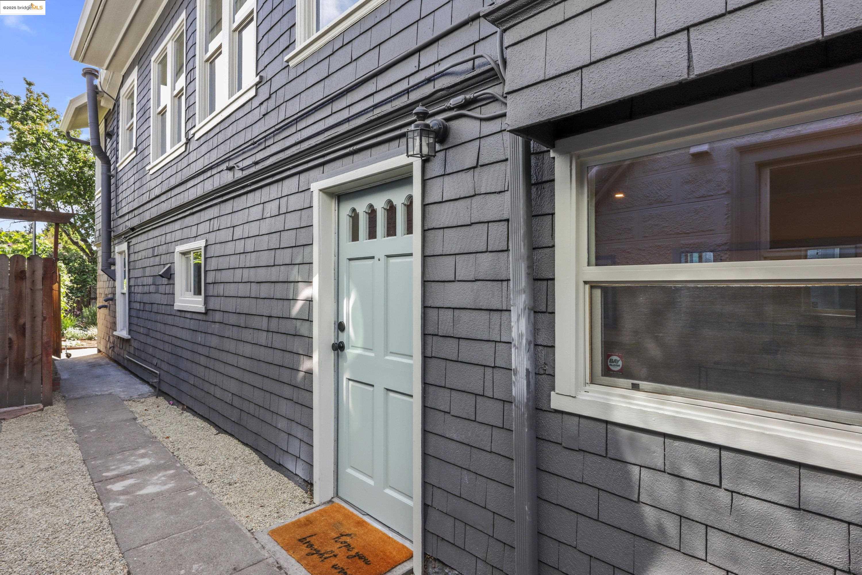 Detail Gallery Image 25 of 44 For 471 Mcauley St, Oakland,  CA 94609 - 4 Beds | 2 Baths