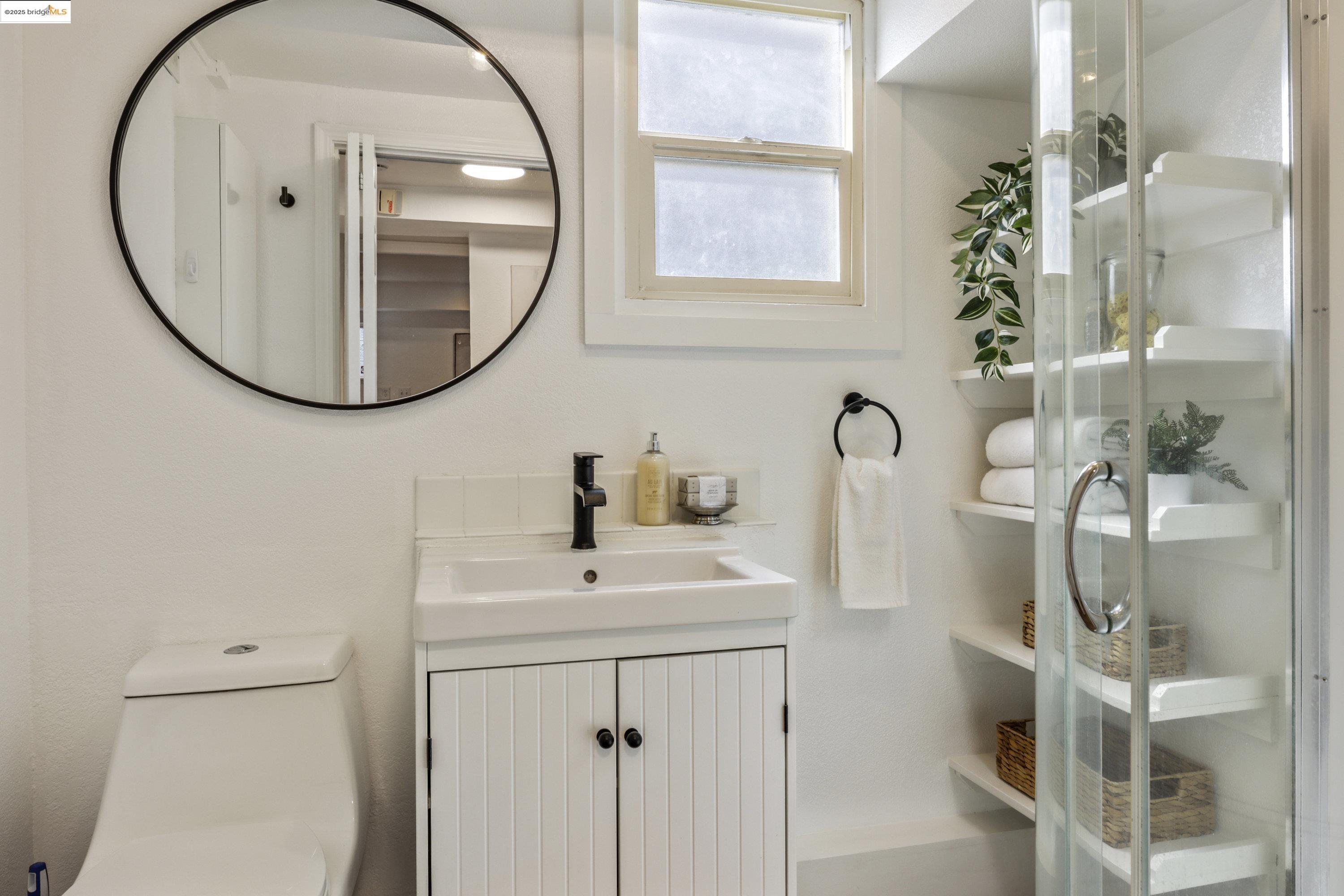 Detail Gallery Image 32 of 44 For 471 Mcauley St, Oakland,  CA 94609 - 4 Beds | 2 Baths