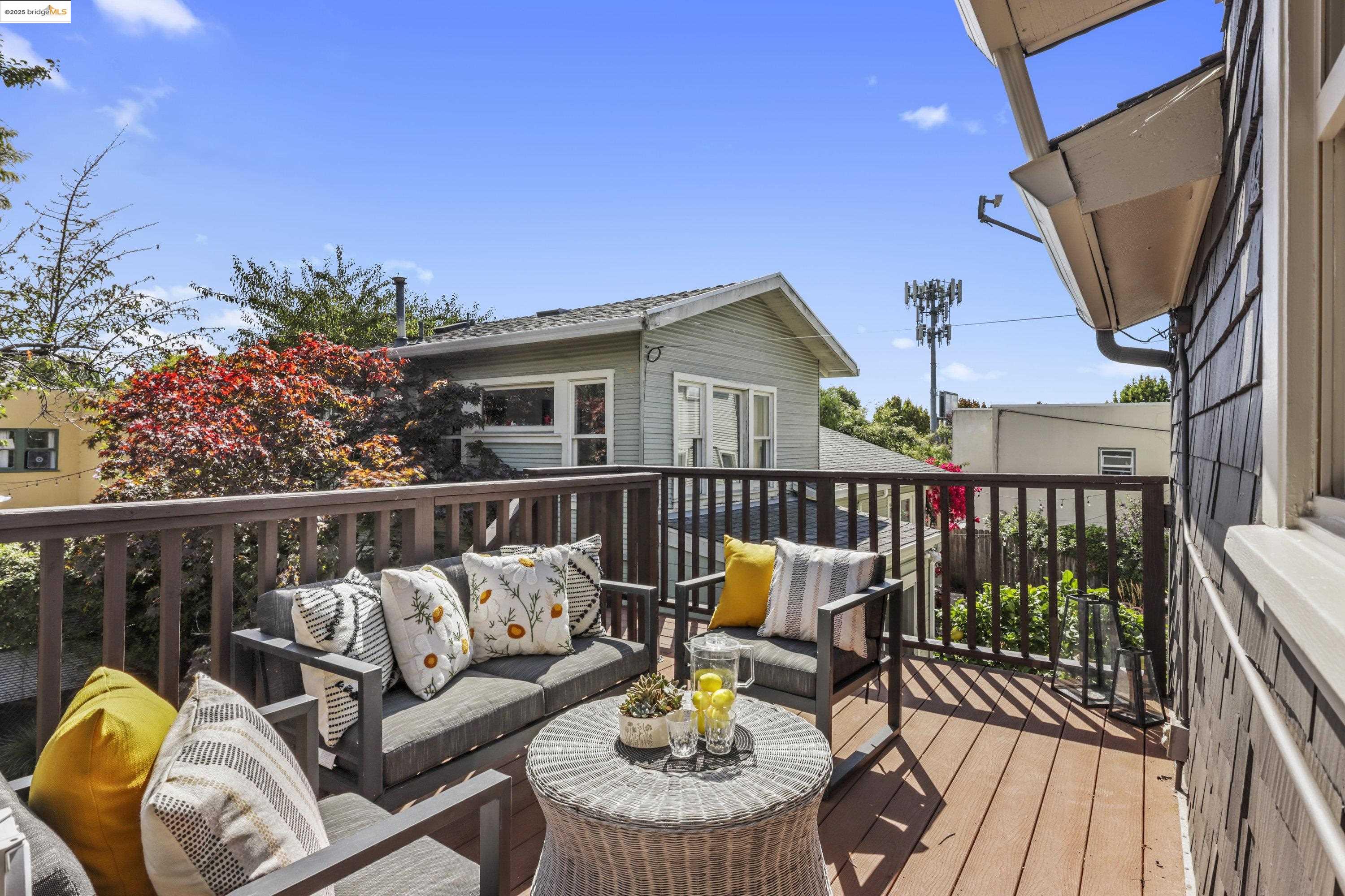 Detail Gallery Image 37 of 44 For 471 Mcauley St, Oakland,  CA 94609 - 4 Beds | 2 Baths