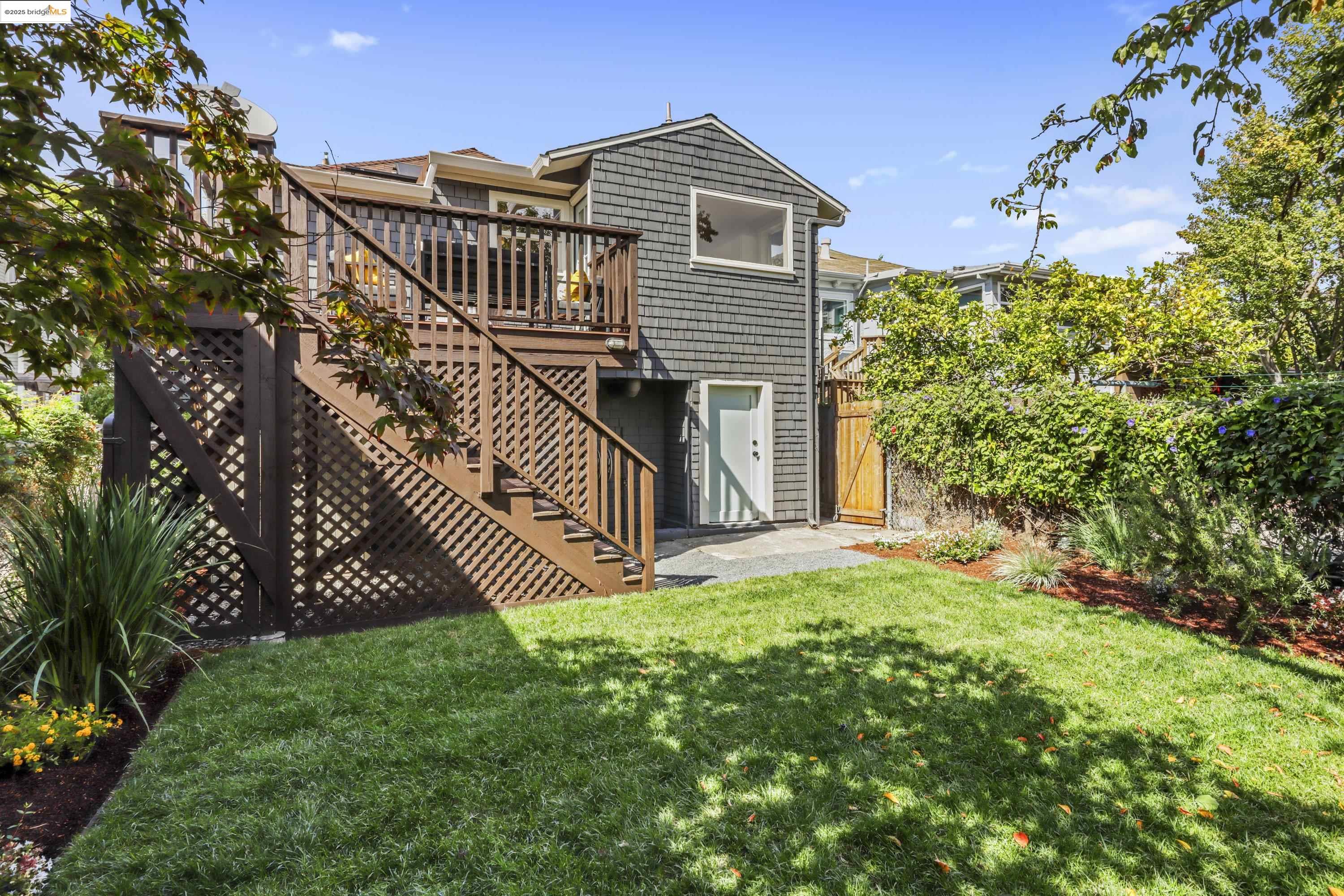 Detail Gallery Image 40 of 44 For 471 Mcauley St, Oakland,  CA 94609 - 4 Beds | 2 Baths