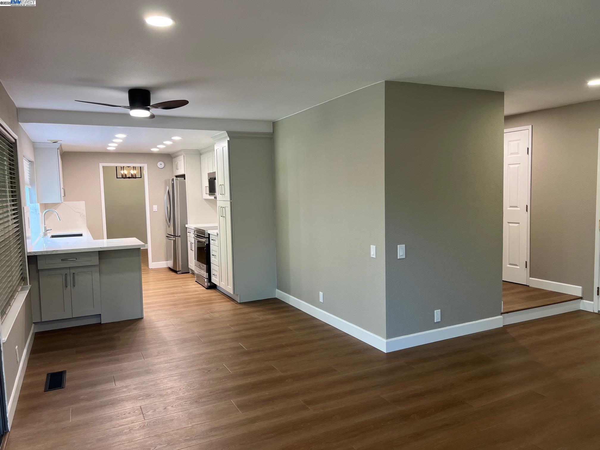 Detail Gallery Image 11 of 56 For 4919 Mohr Ave, Pleasanton,  CA 94566 - 4 Beds | 2/1 Baths