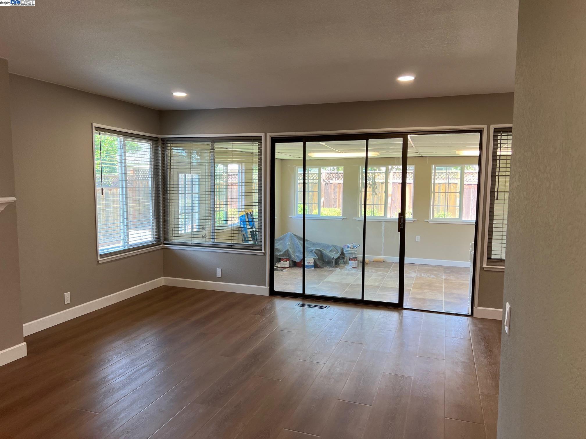 Detail Gallery Image 13 of 56 For 4919 Mohr Ave, Pleasanton,  CA 94566 - 4 Beds | 2/1 Baths