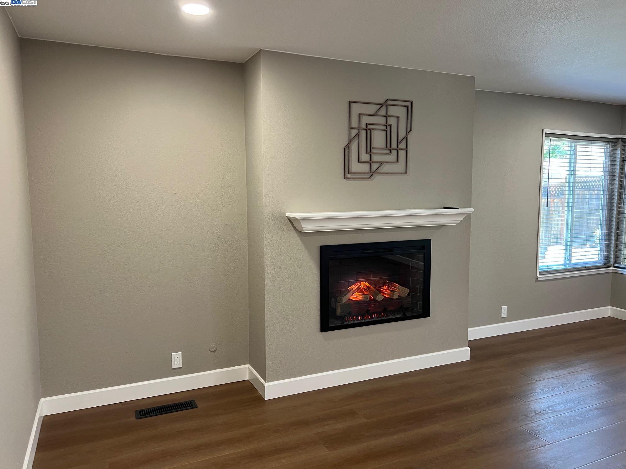 Detail Gallery Image 15 of 56 For 4919 Mohr Ave, Pleasanton,  CA 94566 - 4 Beds | 2/1 Baths