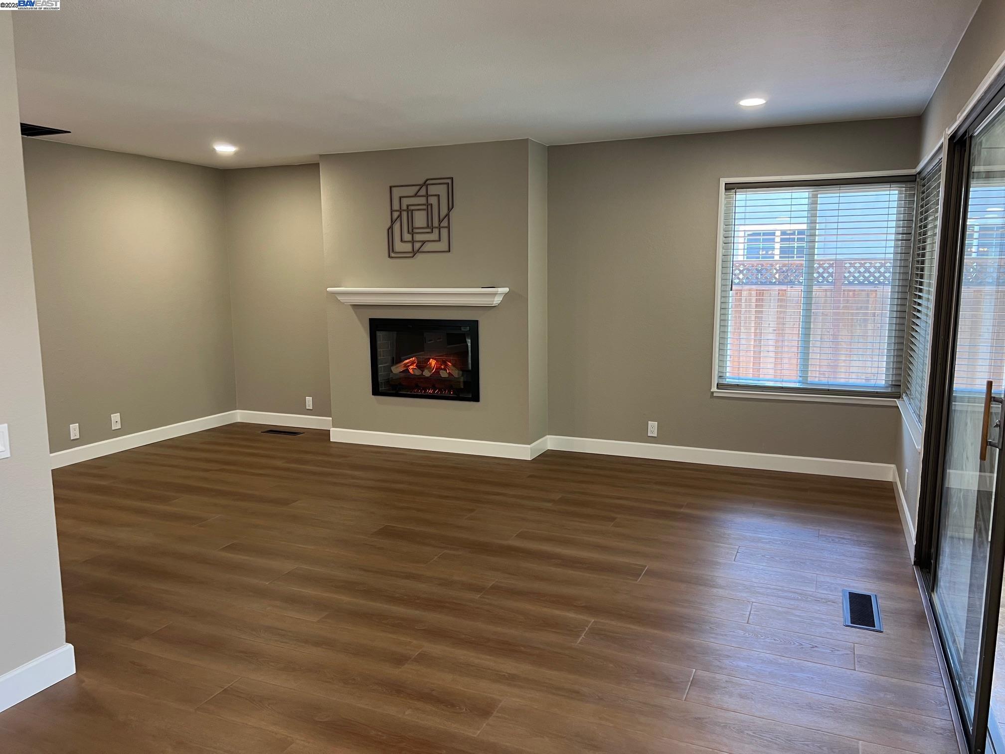 Detail Gallery Image 17 of 56 For 4919 Mohr Ave, Pleasanton,  CA 94566 - 4 Beds | 2/1 Baths