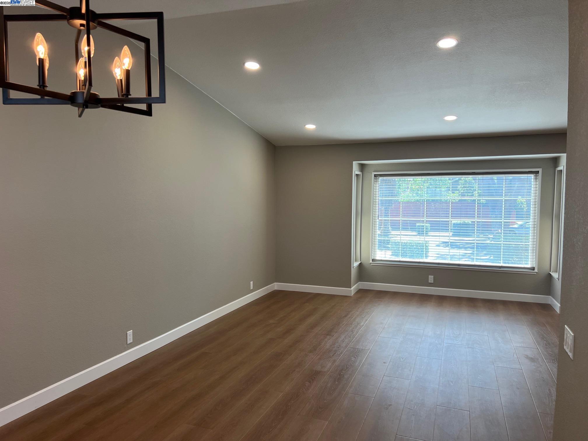 Detail Gallery Image 20 of 56 For 4919 Mohr Ave, Pleasanton,  CA 94566 - 4 Beds | 2/1 Baths