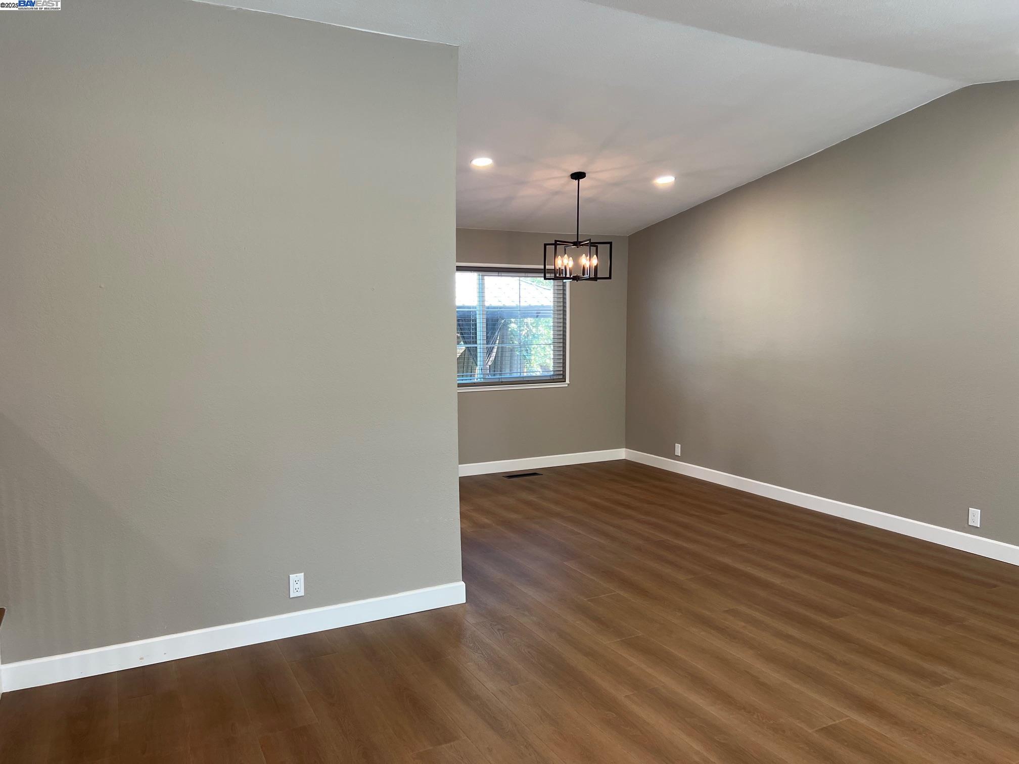 Detail Gallery Image 23 of 56 For 4919 Mohr Ave, Pleasanton,  CA 94566 - 4 Beds | 2/1 Baths