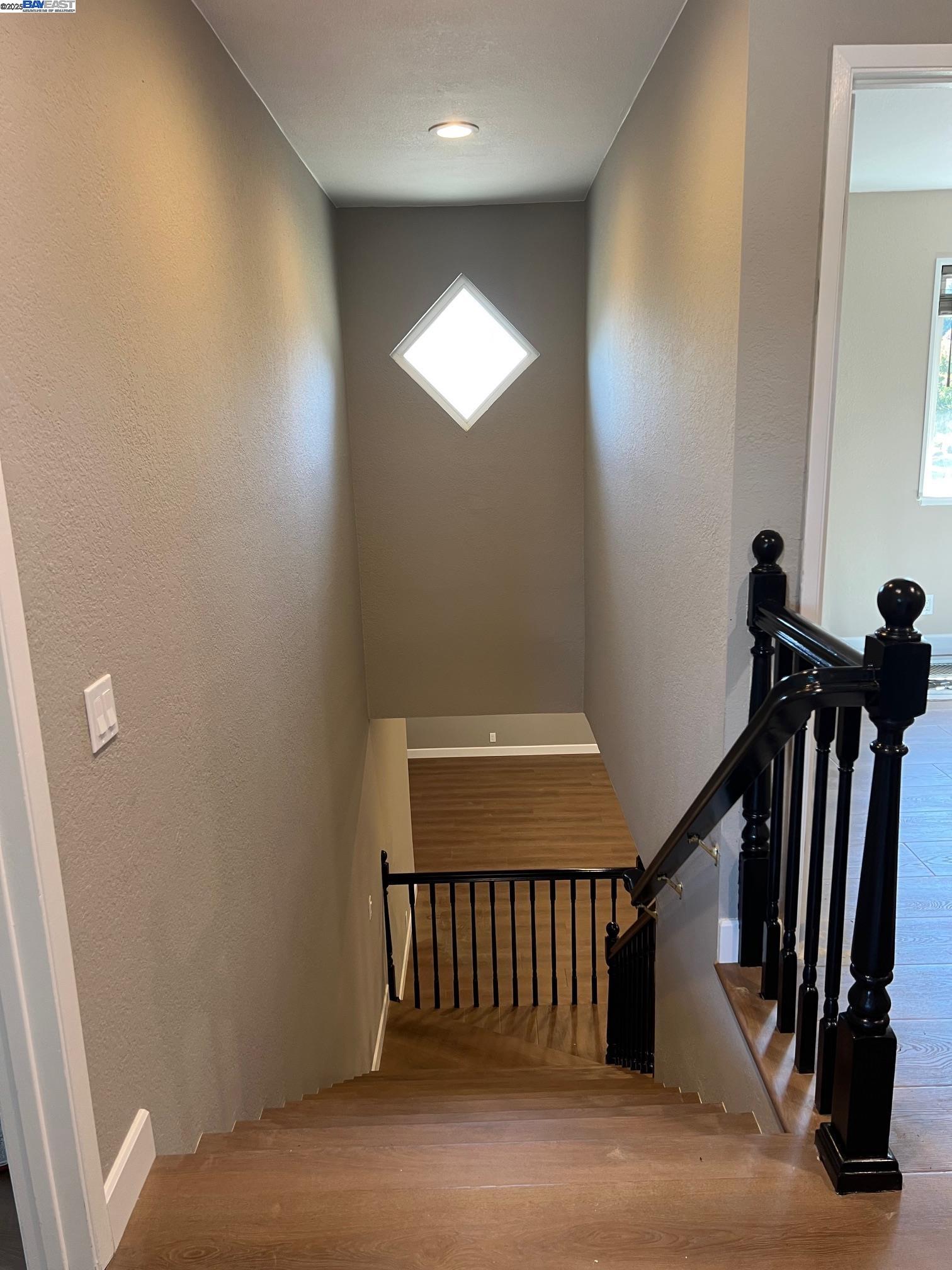 Detail Gallery Image 32 of 56 For 4919 Mohr Ave, Pleasanton,  CA 94566 - 4 Beds | 2/1 Baths