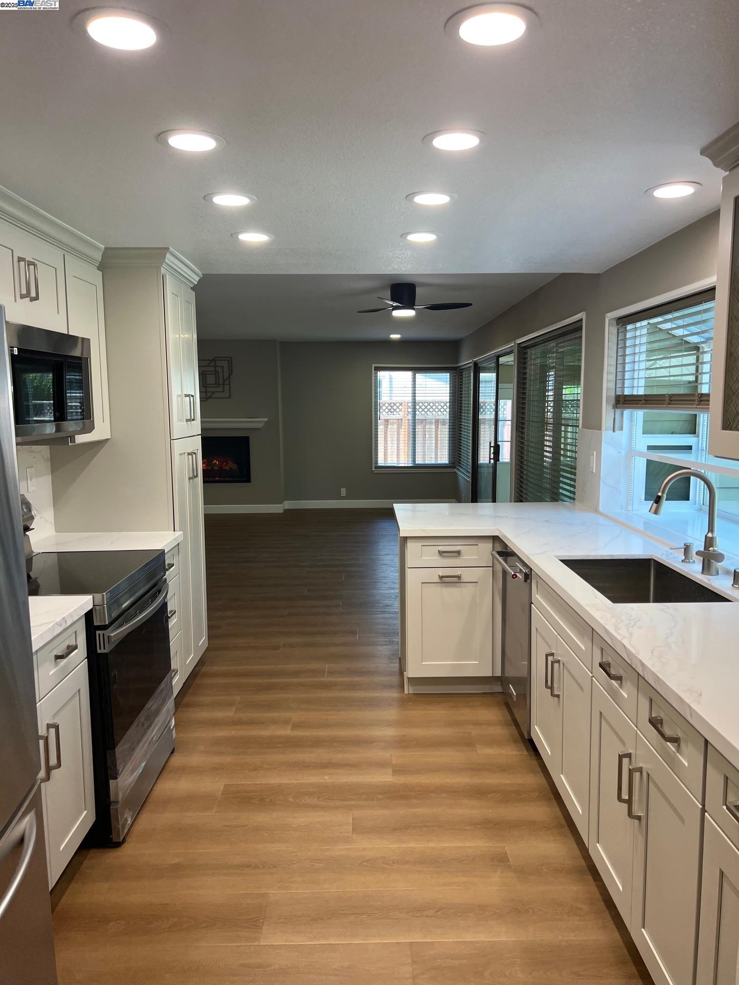Detail Gallery Image 6 of 56 For 4919 Mohr Ave, Pleasanton,  CA 94566 - 4 Beds | 2/1 Baths