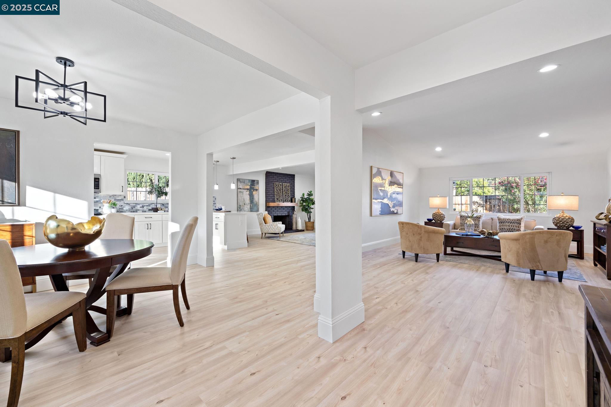 Detail Gallery Image 3 of 60 For 1840 Leo Ln, Concord,  CA 94521 - 4 Beds | 2 Baths
