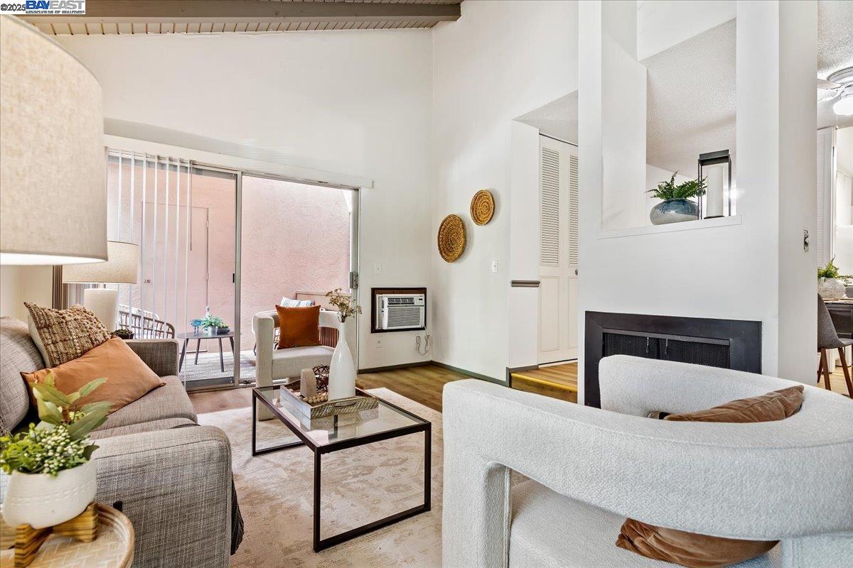 Detail Gallery Image 15 of 34 For 810 Oak Grove Rd #106,  Concord,  CA 94518 - 1 Beds | 1 Baths