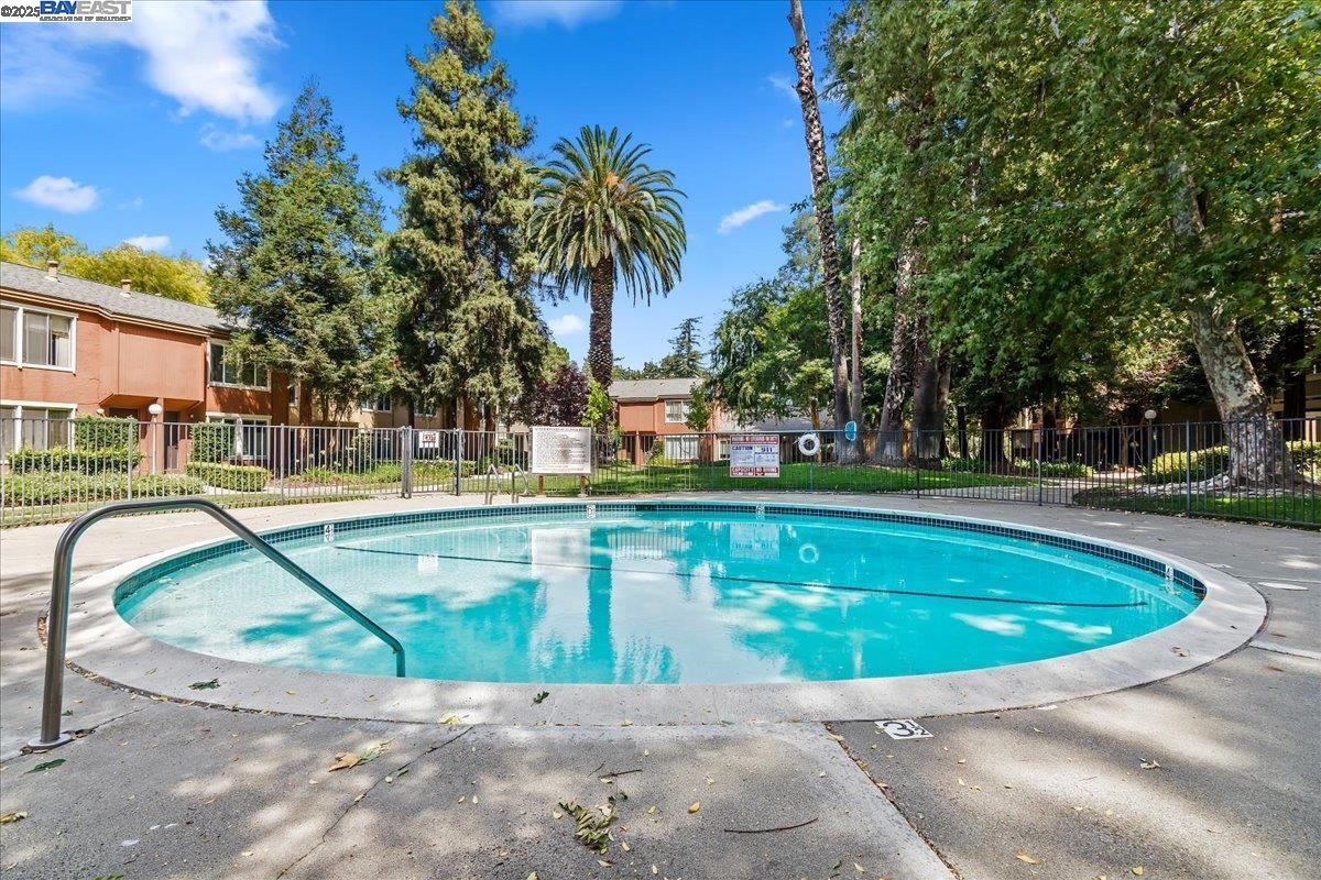 Detail Gallery Image 27 of 34 For 810 Oak Grove Rd #106,  Concord,  CA 94518 - 1 Beds | 1 Baths