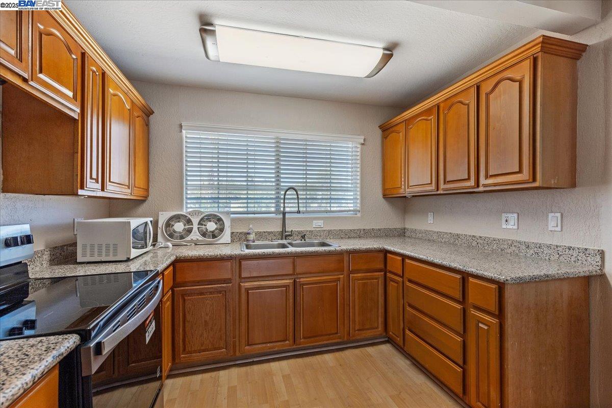 Detail Gallery Image 11 of 42 For 2688 W Byron Rd, Tracy,  CA 95377 - 4 Beds | 2 Baths