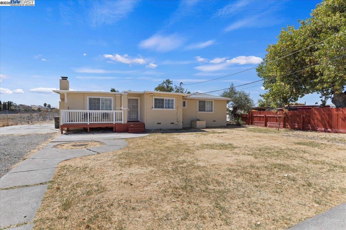 Detail Gallery Image 3 of 42 For 2688 W Byron Rd, Tracy,  CA 95377 - 4 Beds | 2 Baths