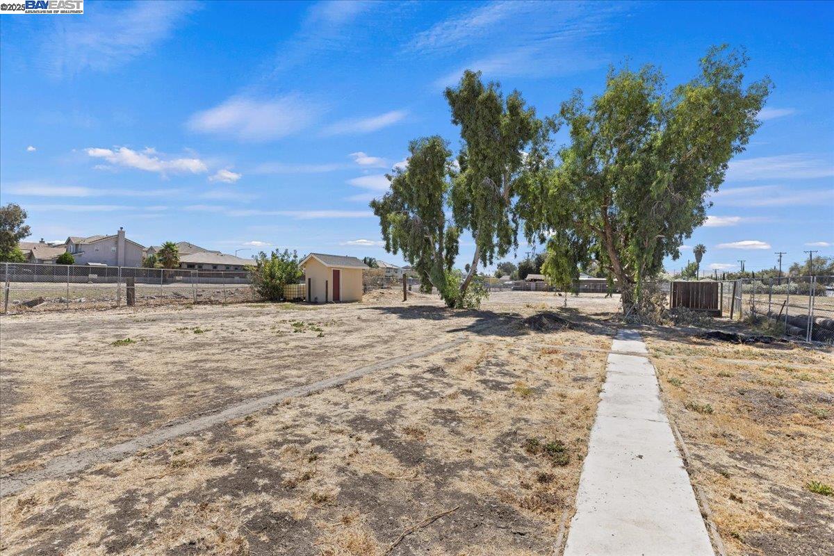 Detail Gallery Image 29 of 42 For 2688 W Byron Rd, Tracy,  CA 95377 - 4 Beds | 2 Baths