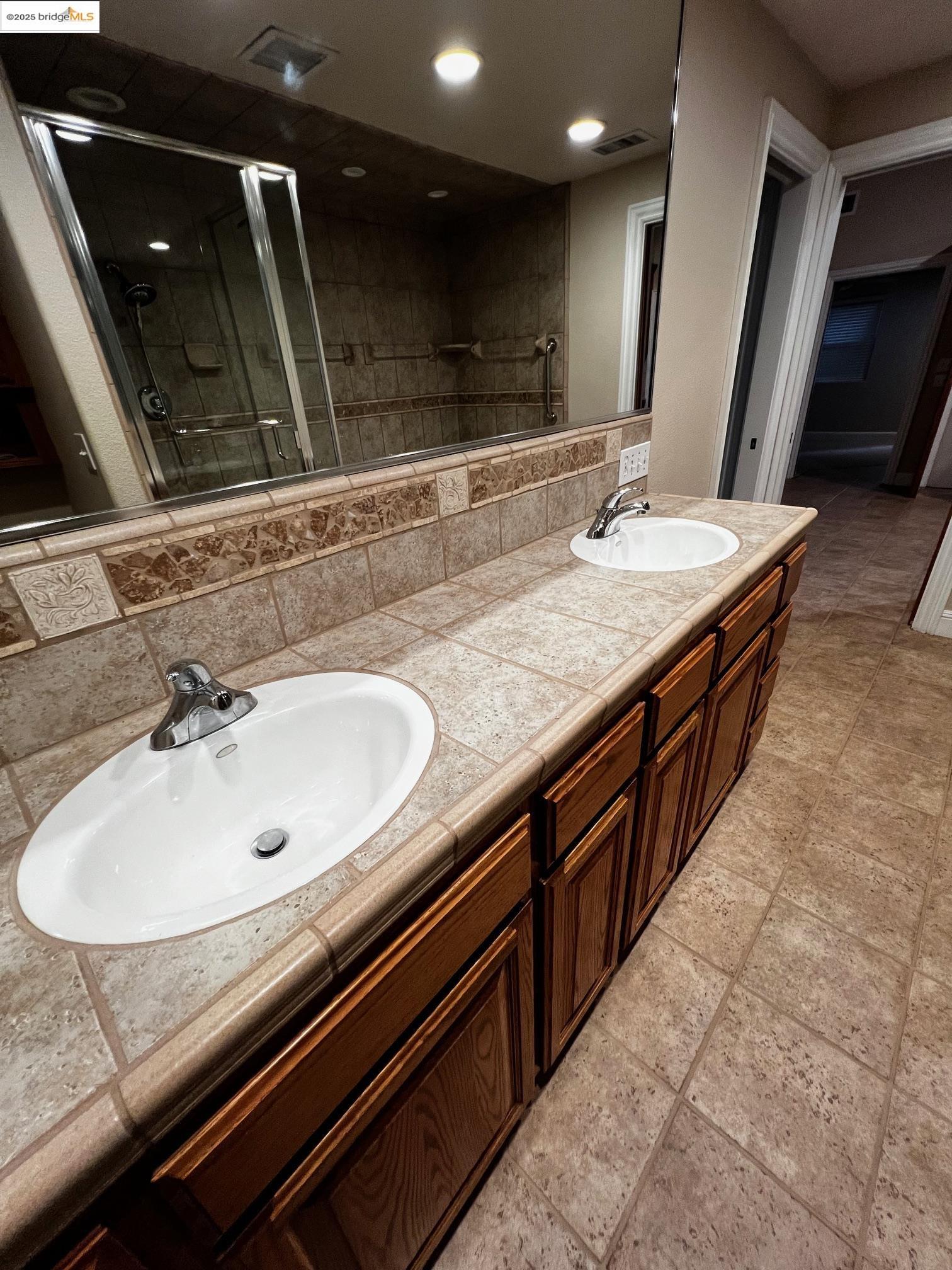Detail Gallery Image 14 of 33 For 12600 Lynde, Knights Ferry,  CA 95361-1260 - 2 Beds | 1 Baths