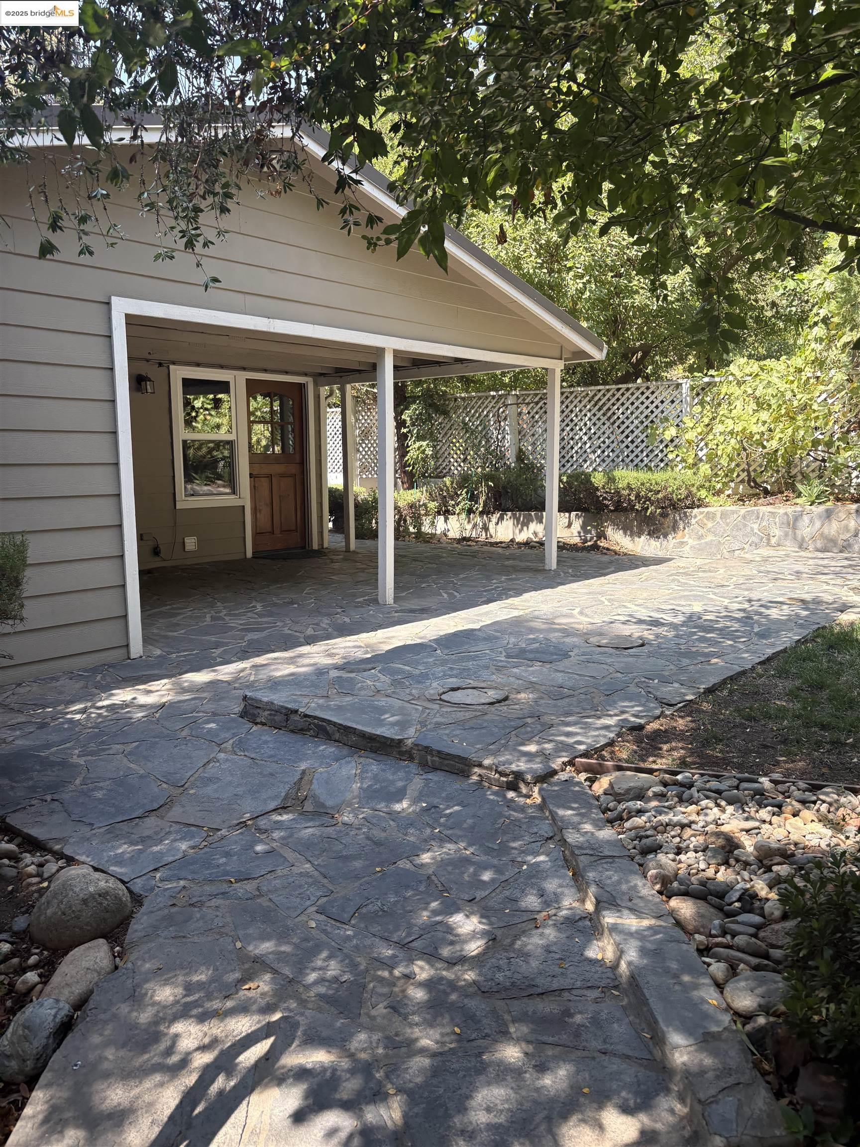 Detail Gallery Image 3 of 33 For 12600 Lynde, Knights Ferry,  CA 95361-1260 - 2 Beds | 1 Baths
