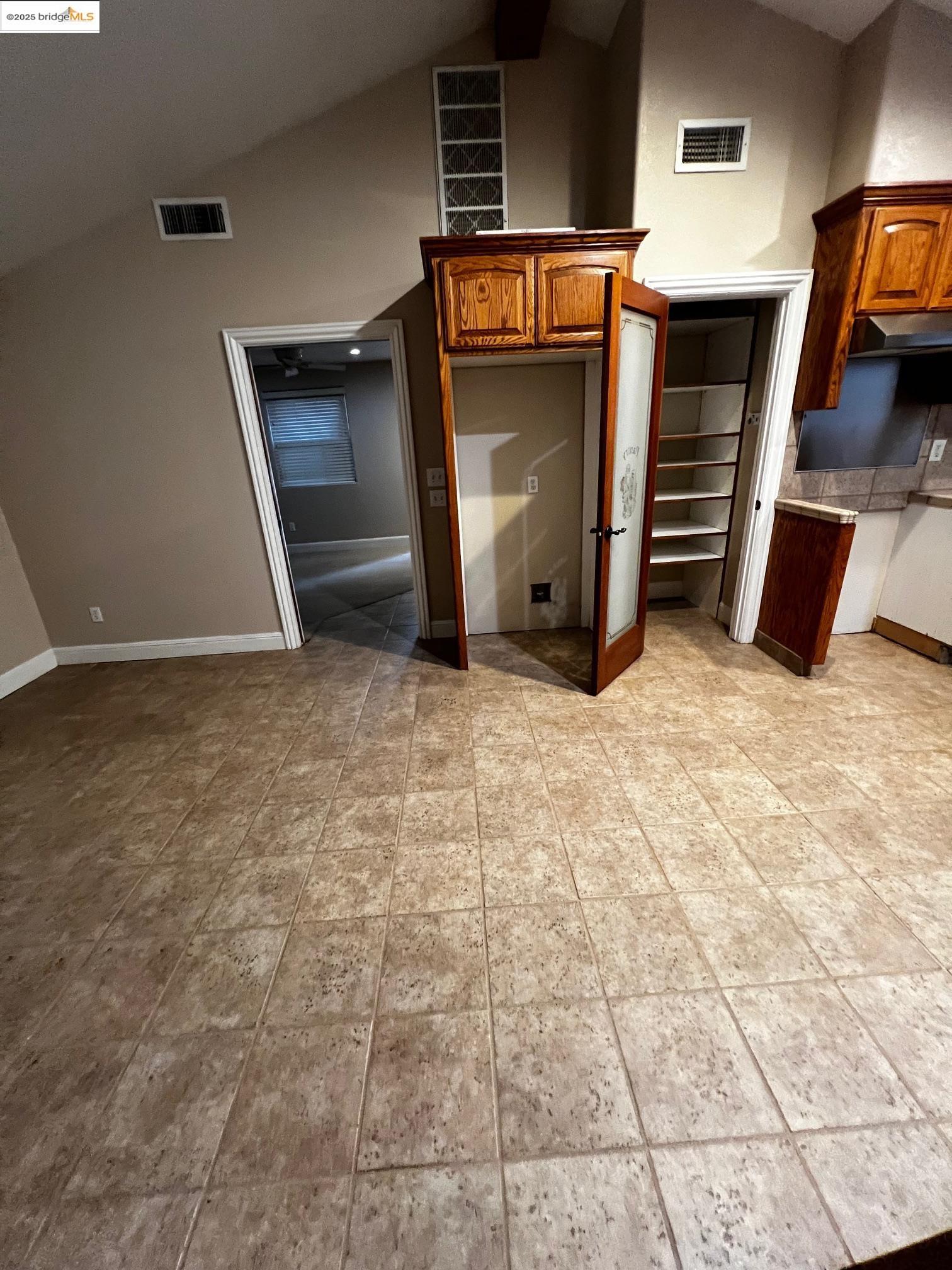 Detail Gallery Image 8 of 33 For 12600 Lynde, Knights Ferry,  CA 95361-1260 - 2 Beds | 1 Baths