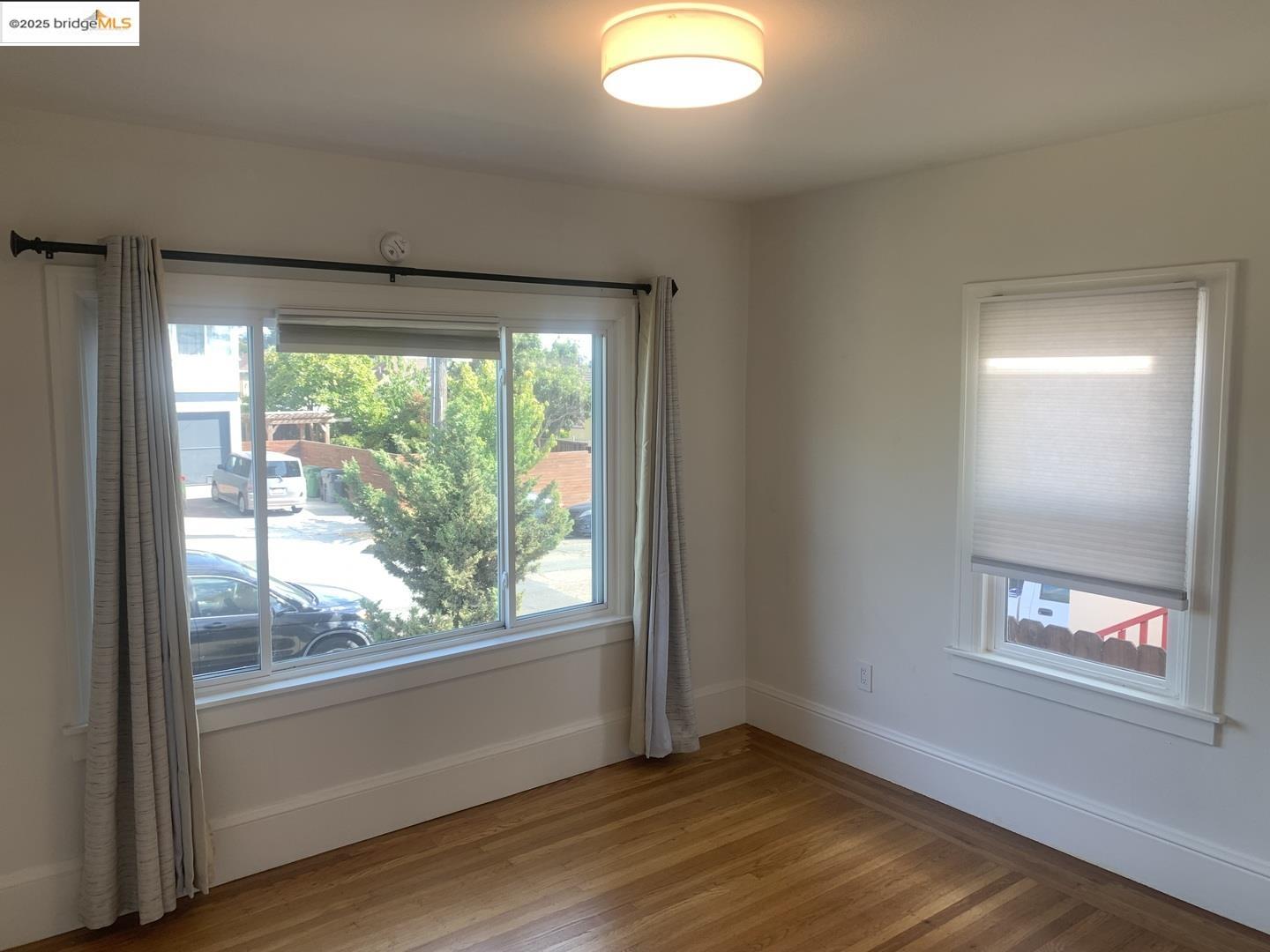 Detail Gallery Image 12 of 18 For 3531 Laurel Ave, Oakland,  CA 94602 - 3 Beds | 1 Baths