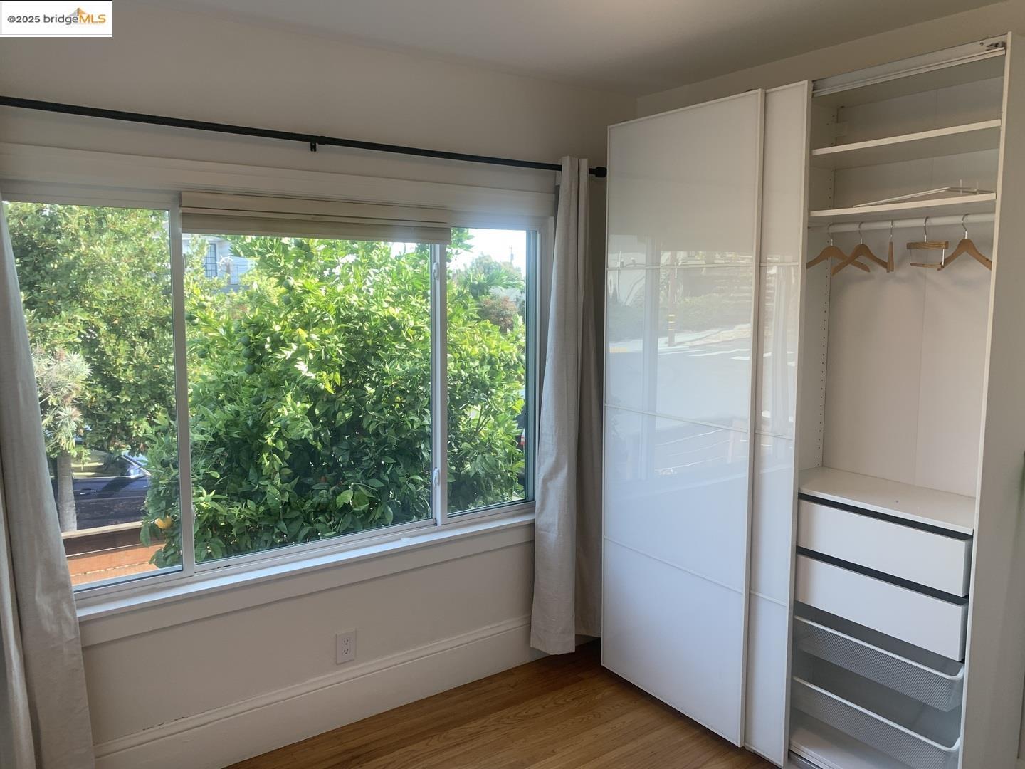 Detail Gallery Image 16 of 18 For 3531 Laurel Ave, Oakland,  CA 94602 - 3 Beds | 1 Baths