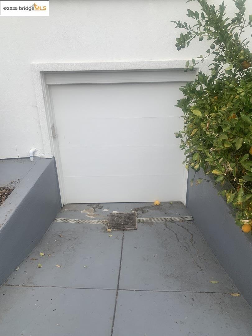 Detail Gallery Image 3 of 18 For 3531 Laurel Ave, Oakland,  CA 94602 - 3 Beds | 1 Baths