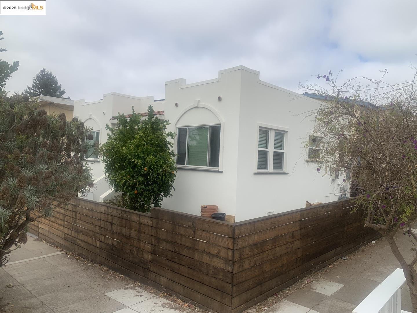 Detail Gallery Image 4 of 18 For 3531 Laurel Ave, Oakland,  CA 94602 - 3 Beds | 1 Baths