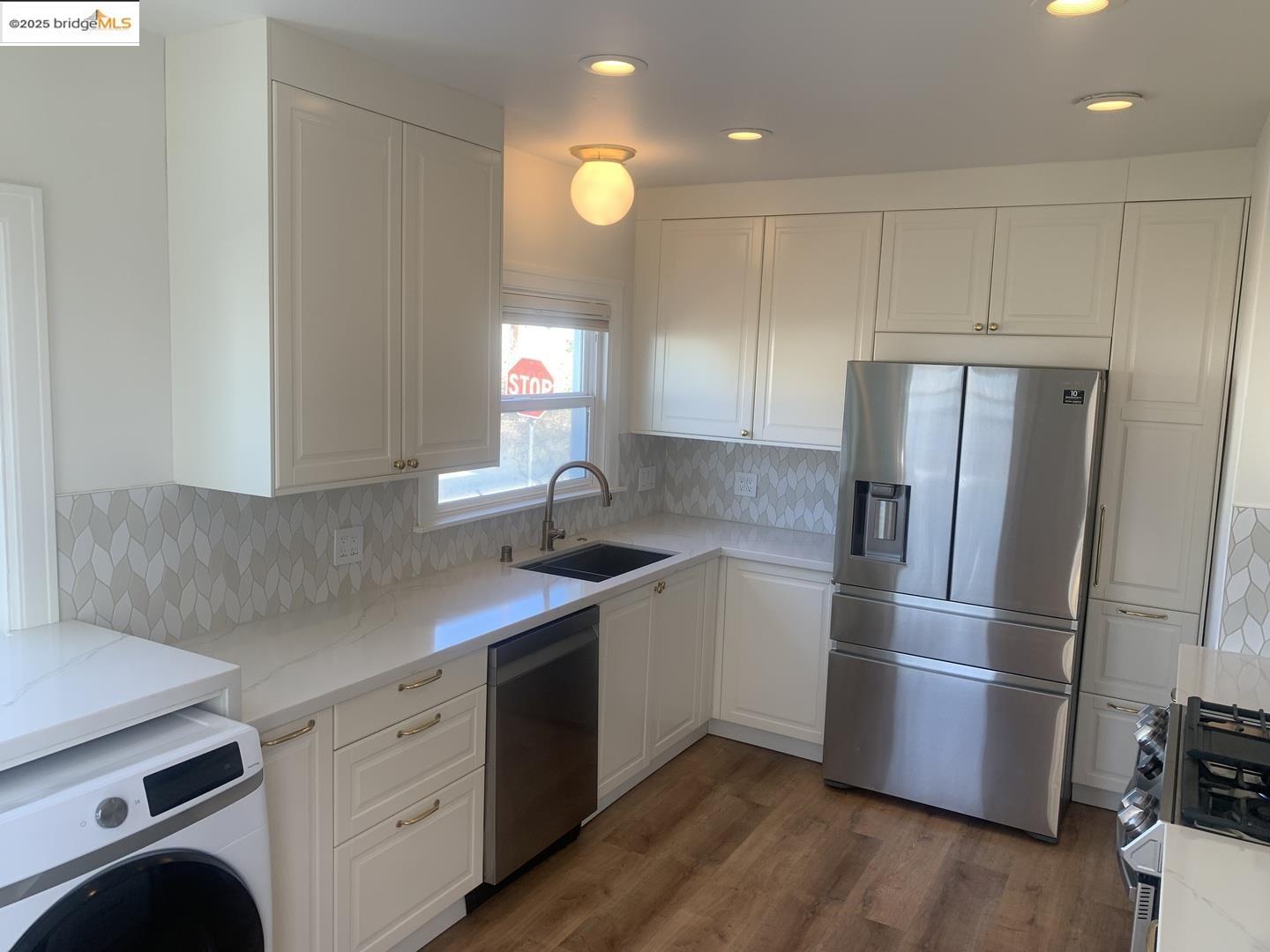 Detail Gallery Image 7 of 18 For 3531 Laurel Ave, Oakland,  CA 94602 - 3 Beds | 1 Baths