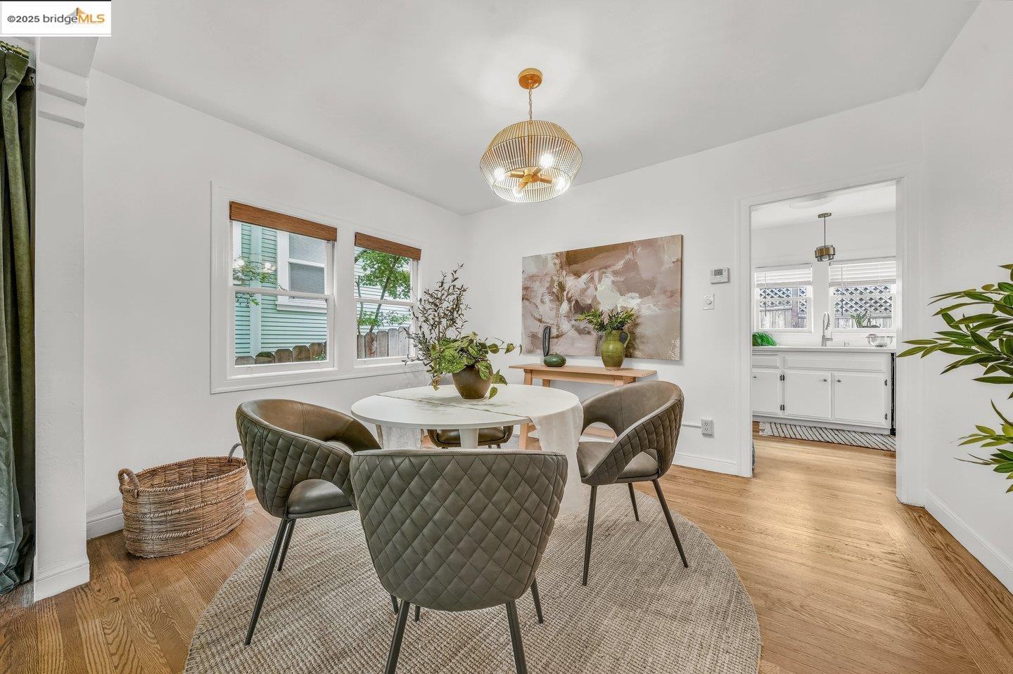 Detail Gallery Image 11 of 33 For 5925 Outlook Ave, Oakland,  CA 94605 - 2 Beds | 1 Baths