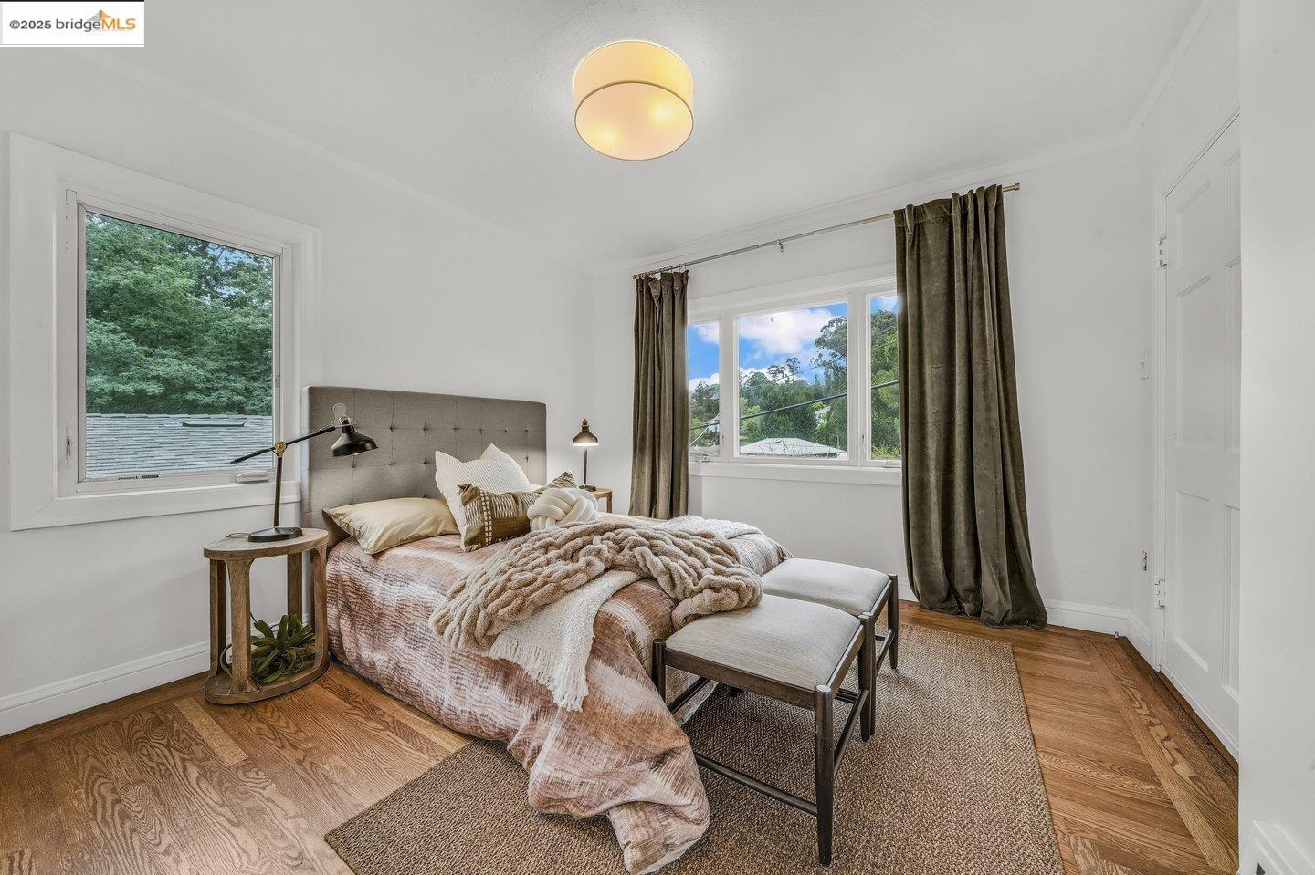 Detail Gallery Image 23 of 33 For 5925 Outlook Ave, Oakland,  CA 94605 - 2 Beds | 1 Baths
