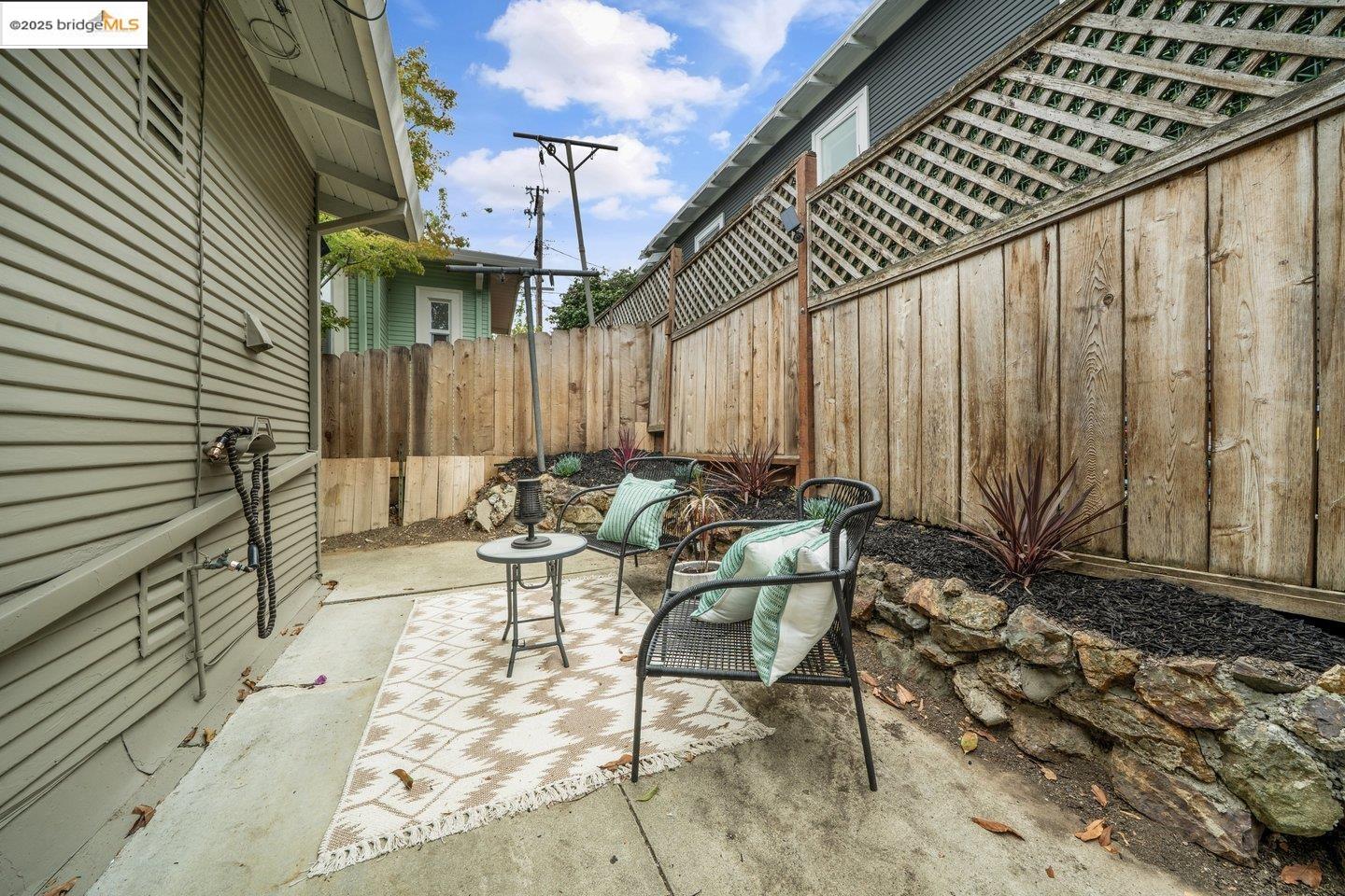 Detail Gallery Image 30 of 33 For 5925 Outlook Ave, Oakland,  CA 94605 - 2 Beds | 1 Baths
