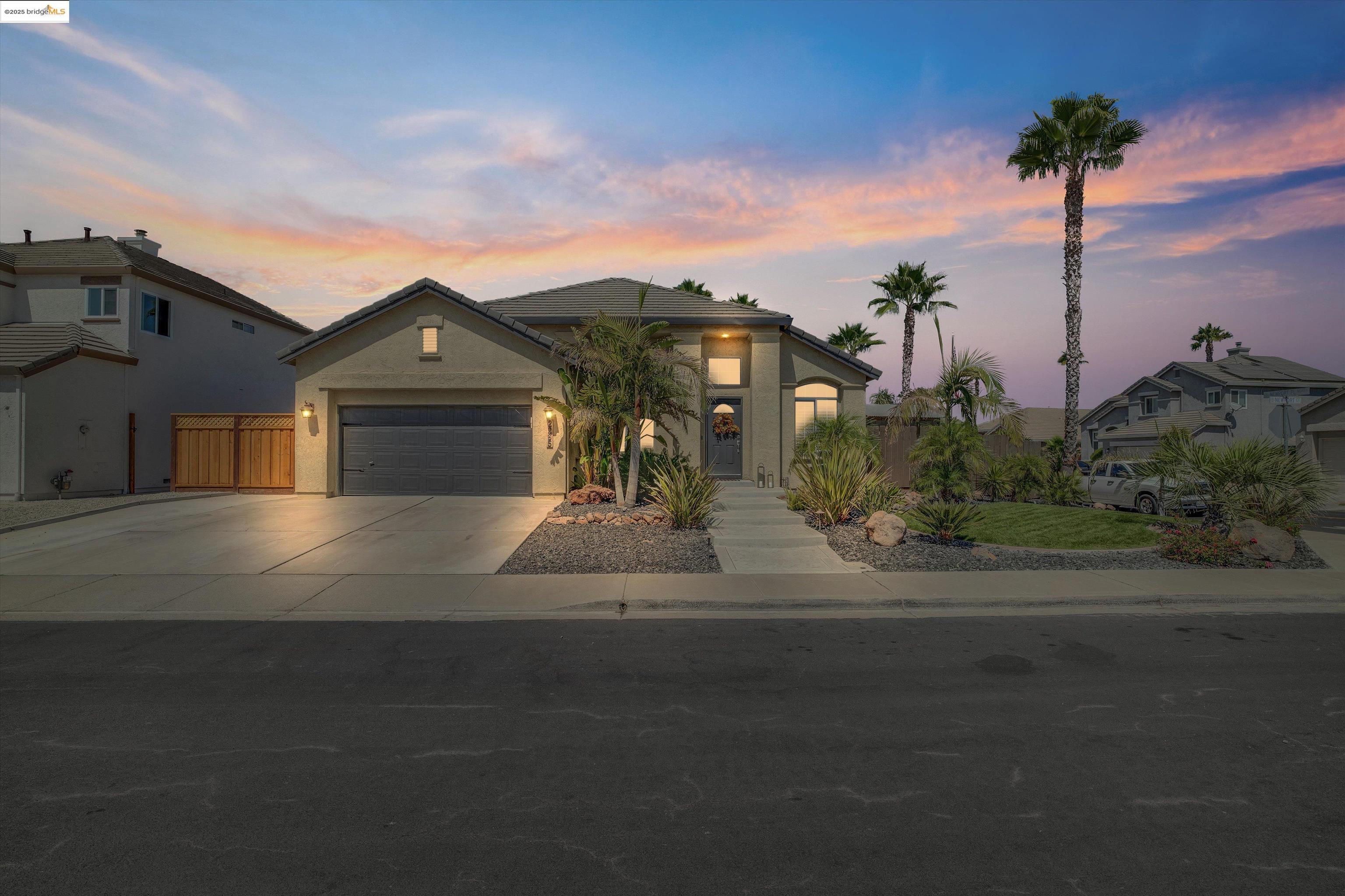 Detail Gallery Image 2 of 43 For 2265 Newport Ct, Discovery Bay,  CA 94505 - 3 Beds | 2 Baths