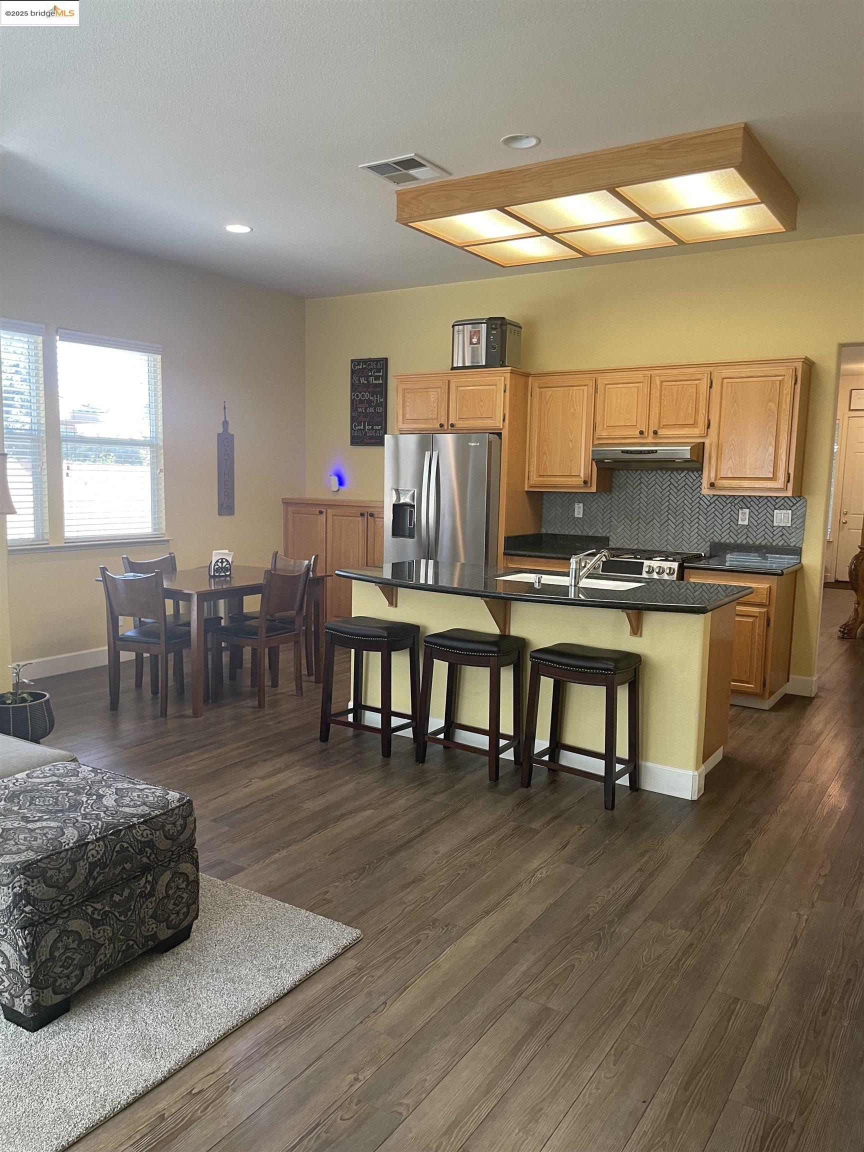 Detail Gallery Image 7 of 36 For 820 Carpinteria Dr, Antioch,  CA 94509 - 3 Beds | 2 Baths