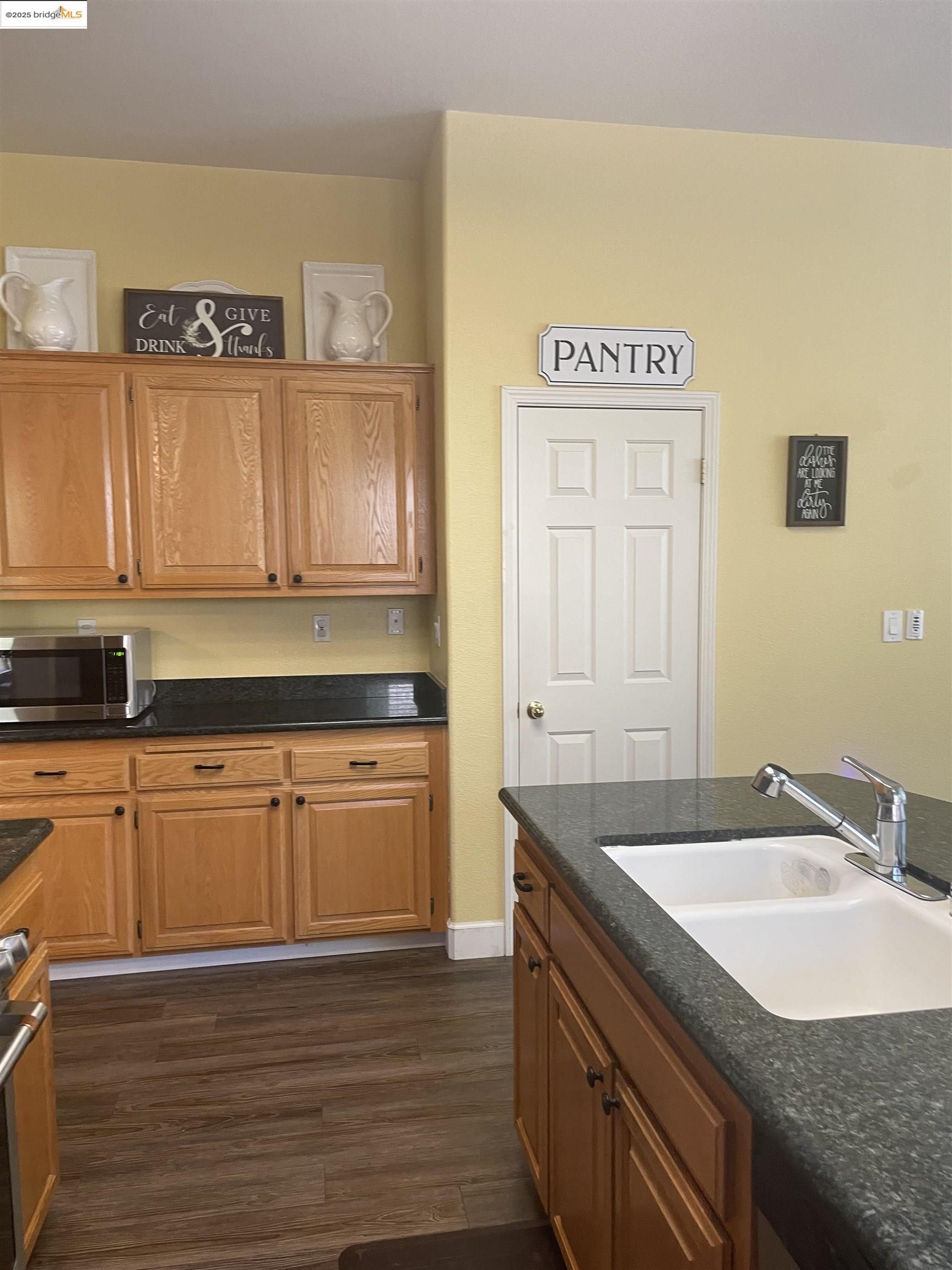 Detail Gallery Image 8 of 36 For 820 Carpinteria Dr, Antioch,  CA 94509 - 3 Beds | 2 Baths