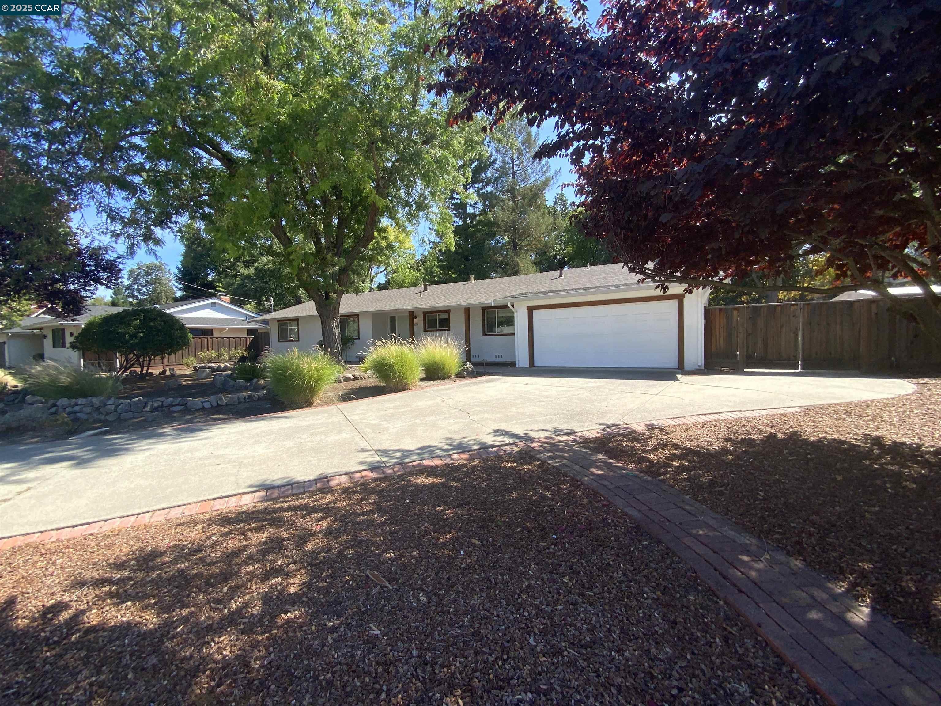 Detail Gallery Image 2 of 33 For 632 Everett Dr, Danville,  CA 94526 - 5 Beds | 3 Baths