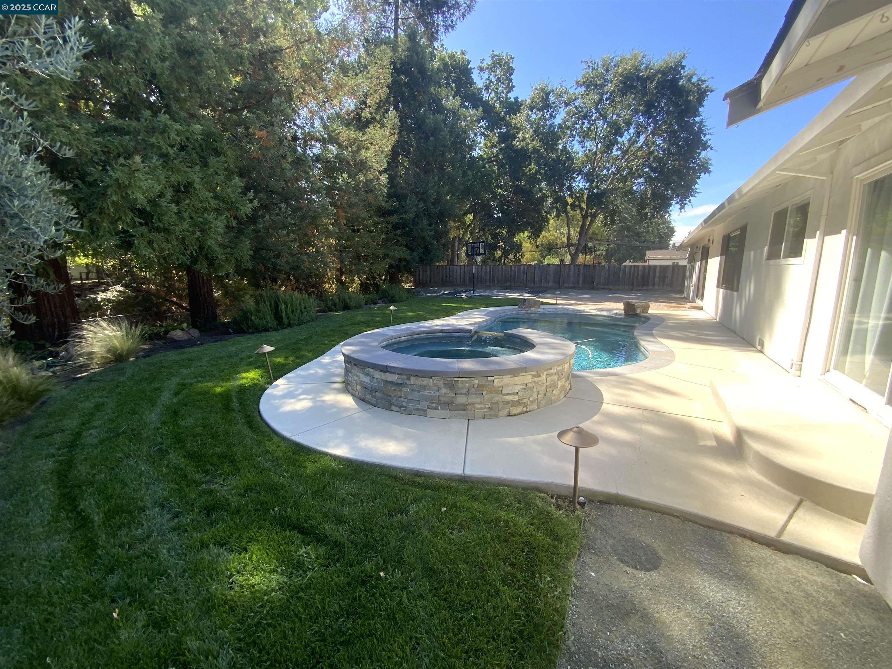 Detail Gallery Image 26 of 33 For 632 Everett Dr, Danville,  CA 94526 - 5 Beds | 3 Baths