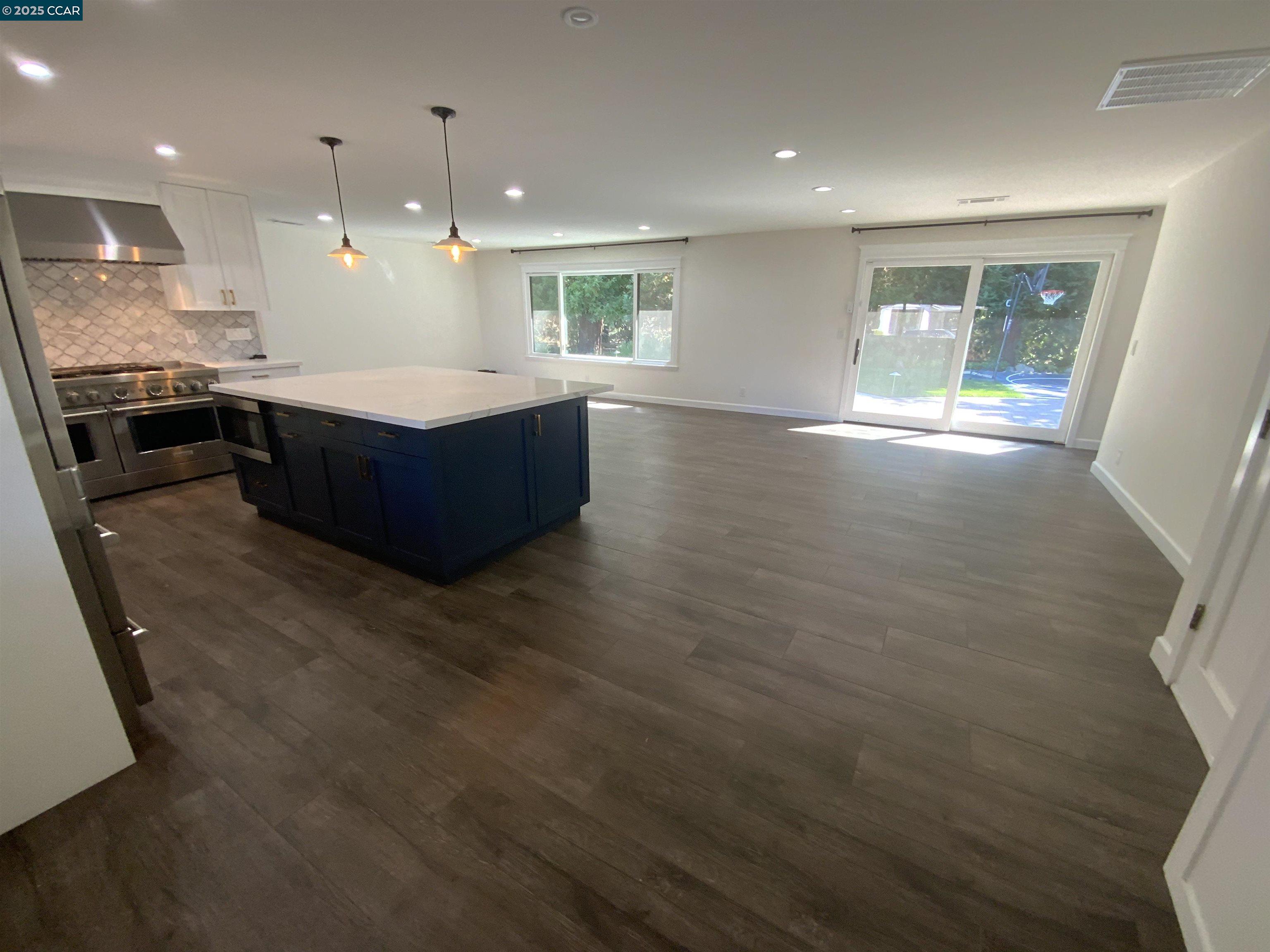 Detail Gallery Image 8 of 33 For 632 Everett Dr, Danville,  CA 94526 - 5 Beds | 3 Baths