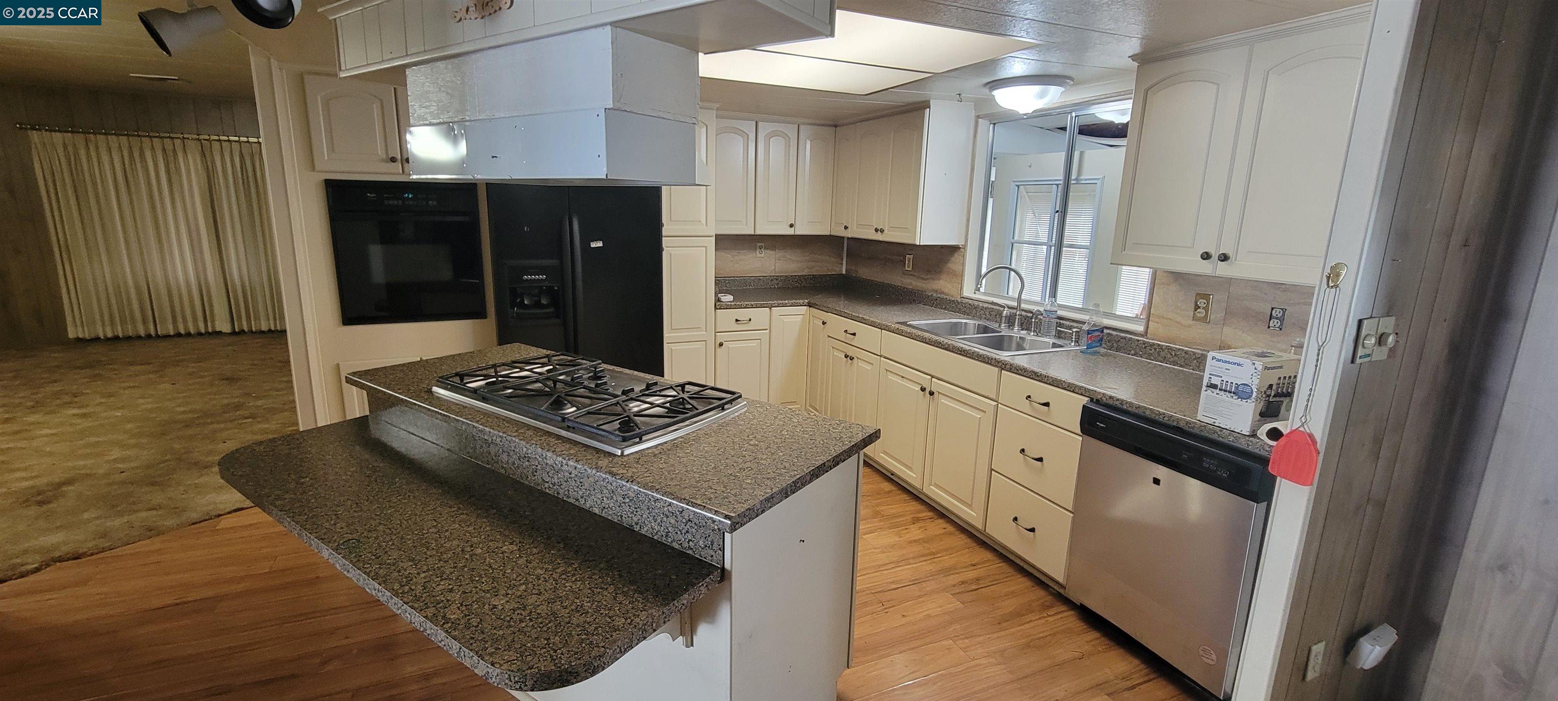 Detail Gallery Image 4 of 7 For 2929 Glenwood Lane #121,  Placerville,  CA 95667 - 2 Beds | 2 Baths