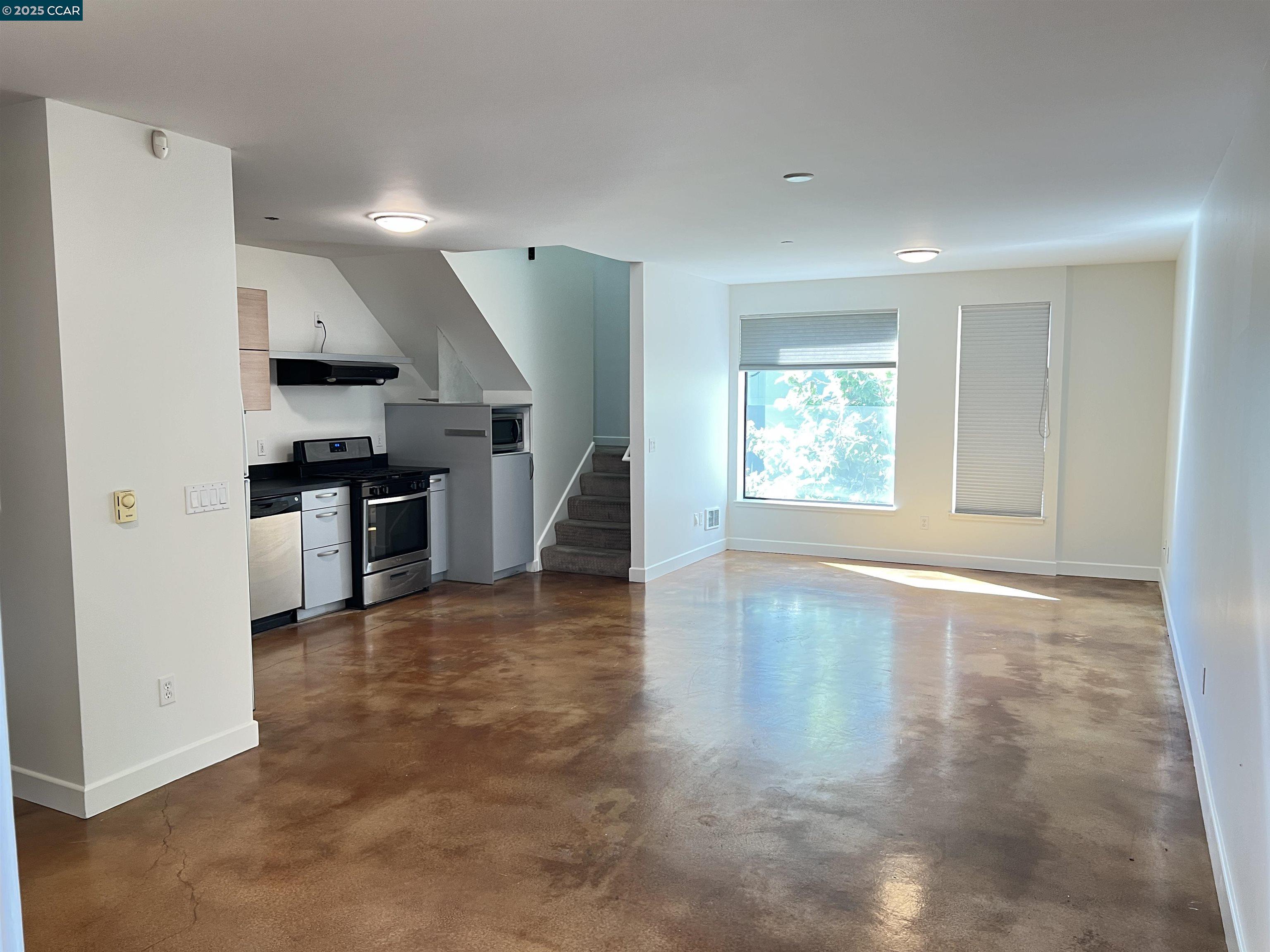 Detail Gallery Image 10 of 20 For 6501 San Pablo Ave #203,  Oakland,  CA 94608 - 1 Beds | 1/1 Baths
