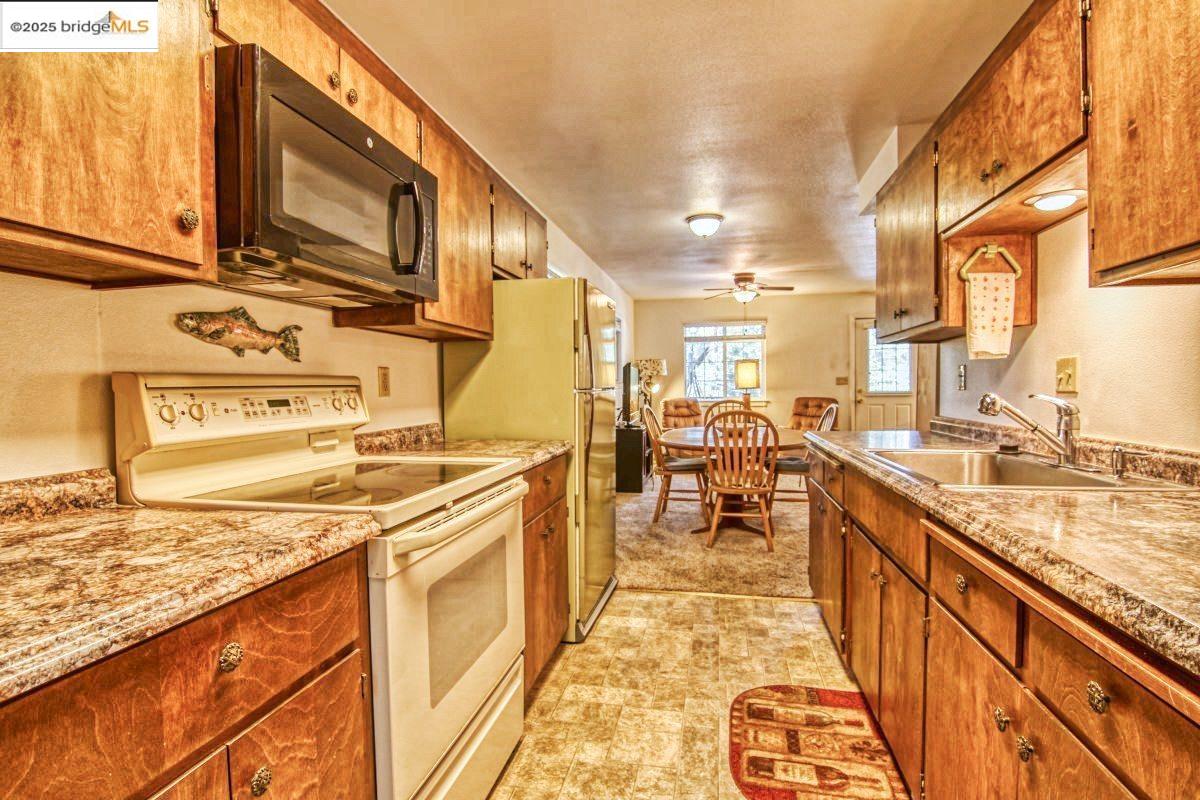 Detail Gallery Image 7 of 22 For 19513 Grizzly Circle, Groveland,  CA 95321-9320 - 3 Beds | 1/1 Baths