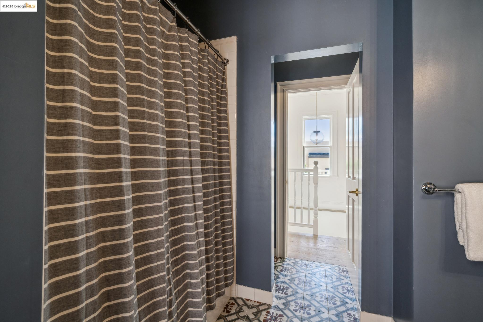Detail Gallery Image 34 of 57 For 4440 Howe St, Oakland,  CA 94611 - 4 Beds | 3 Baths