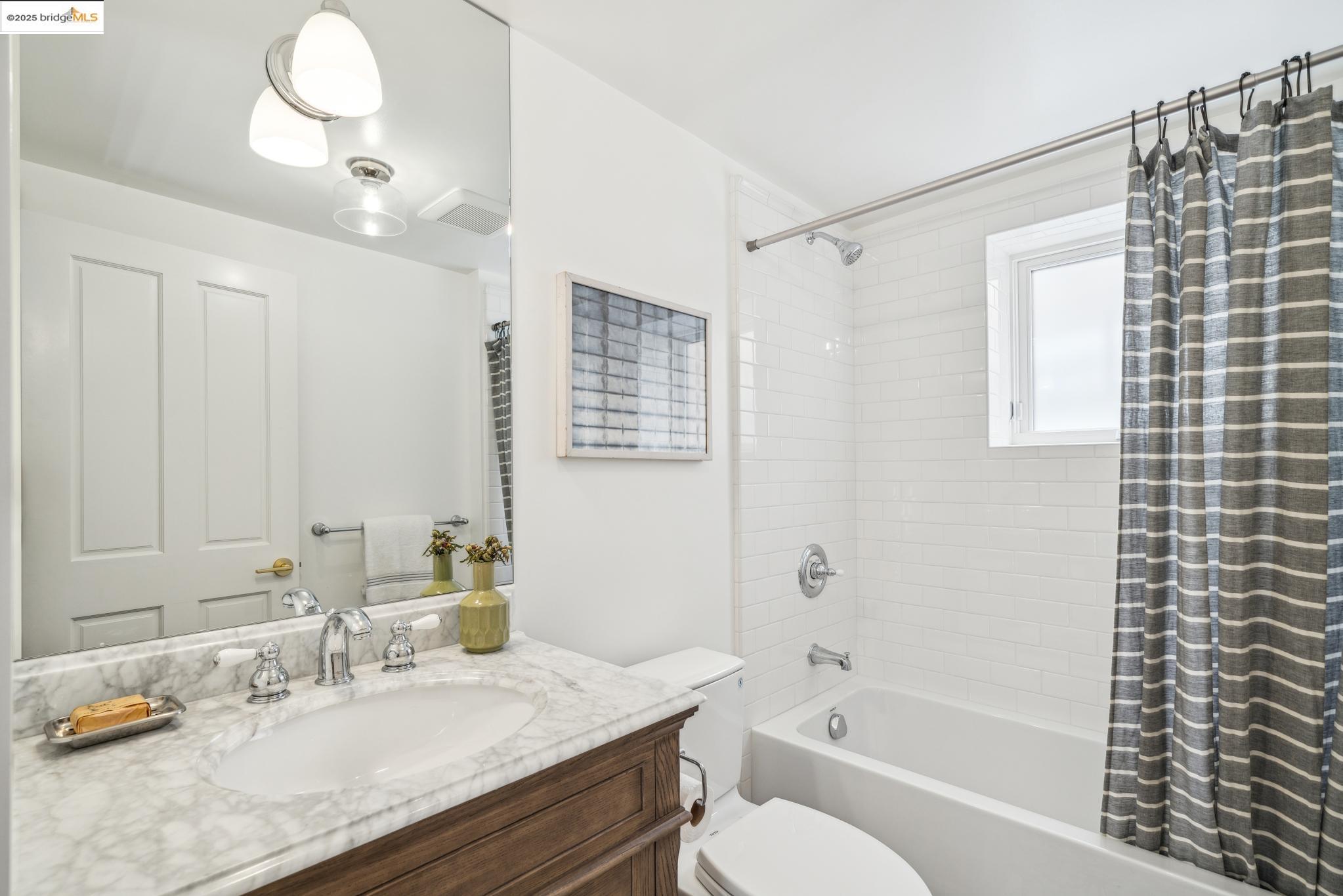 Detail Gallery Image 44 of 57 For 4440 Howe St, Oakland,  CA 94611 - 4 Beds | 3 Baths