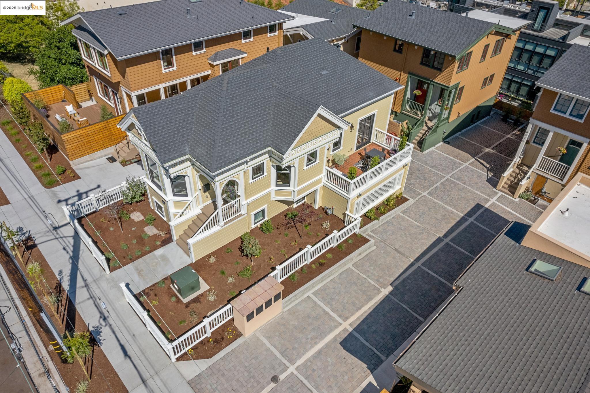 Detail Gallery Image 52 of 57 For 4440 Howe St, Oakland,  CA 94611 - 4 Beds | 3 Baths