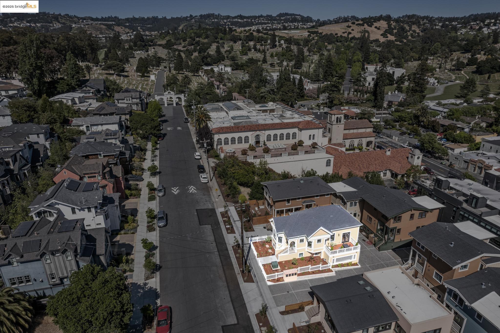 Detail Gallery Image 55 of 57 For 4440 Howe St, Oakland,  CA 94611 - 4 Beds | 3 Baths