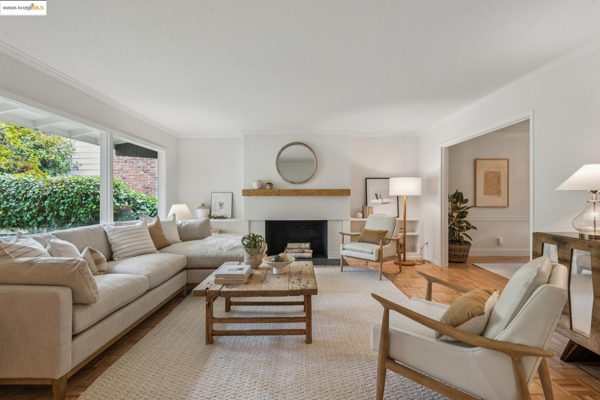 Detail Gallery Image 4 of 48 For 306 Ramona Avenue, Piedmont,  CA 94611-3936 - 3 Beds | 2 Baths